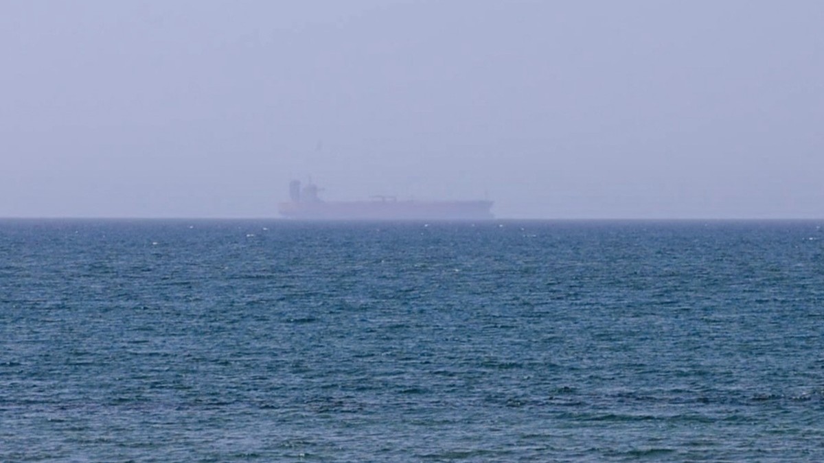 Tanker pri Katare bol pod paľbou. Hlásia zásah viacerými projektilmi