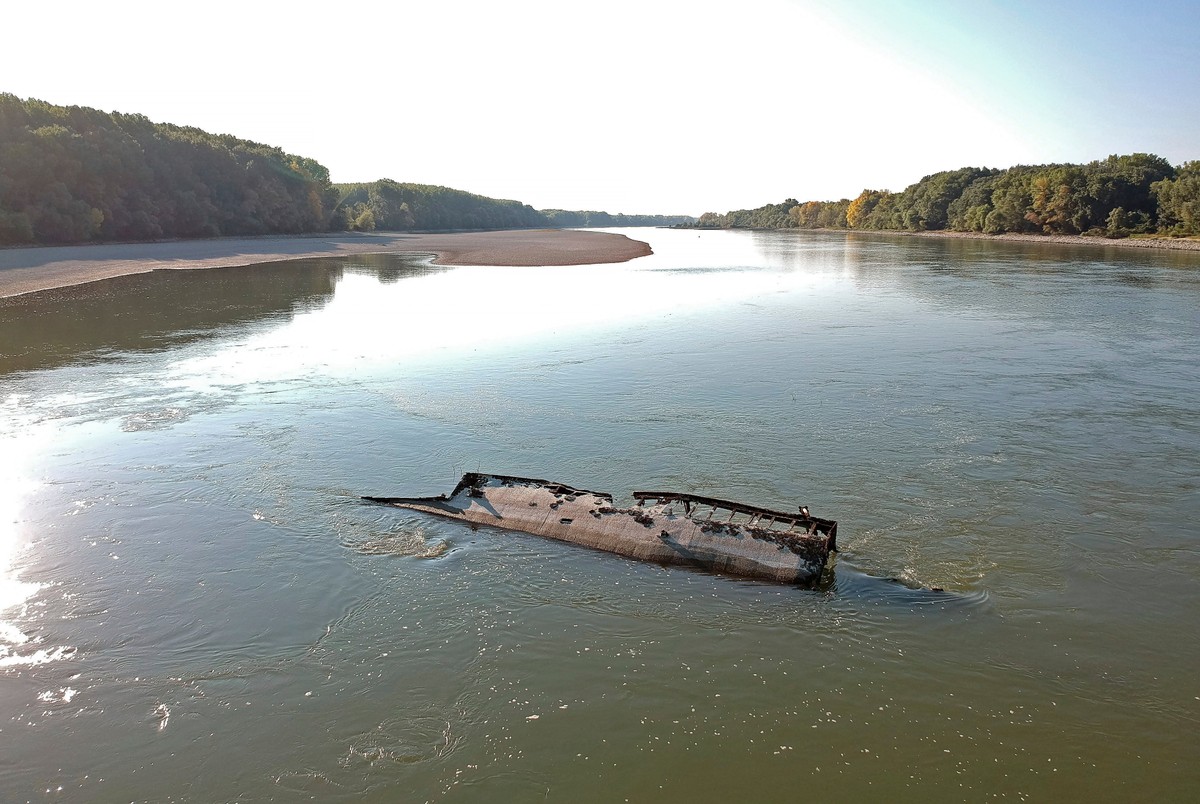 Die Wracks von Dutzenden deutscher Kriegsschiffe tauchten an der Oberfläche der Donau auf