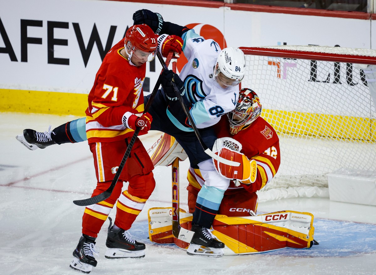 Šimon Nemec sa zapísal do histórie NHL. Takýto zlý štart mali pred ním len dvaja hráči