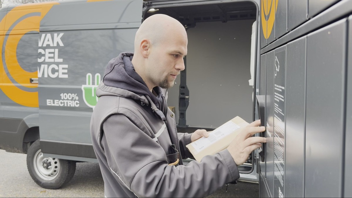 Rekordne Pocty Balikov A Meskajuce Zasielky Kurieri Pred Vianocami Vydali Varovanie