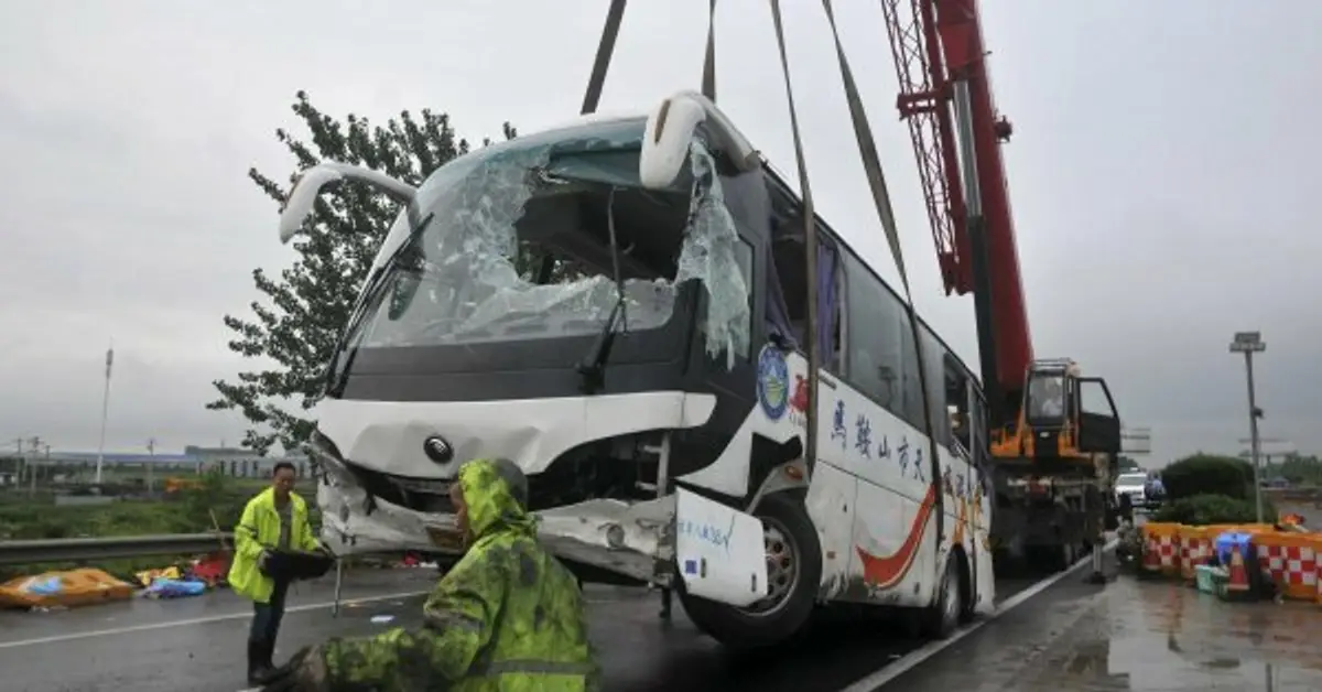 Havarovaný autobus.