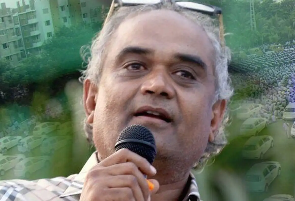 Savji Dholakia.