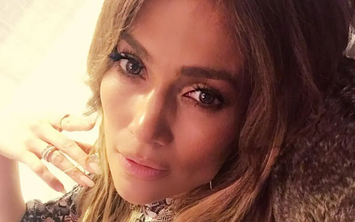 Jennifer Lopez má nového a zase mladšieho priateľa. A Rihanna zúri