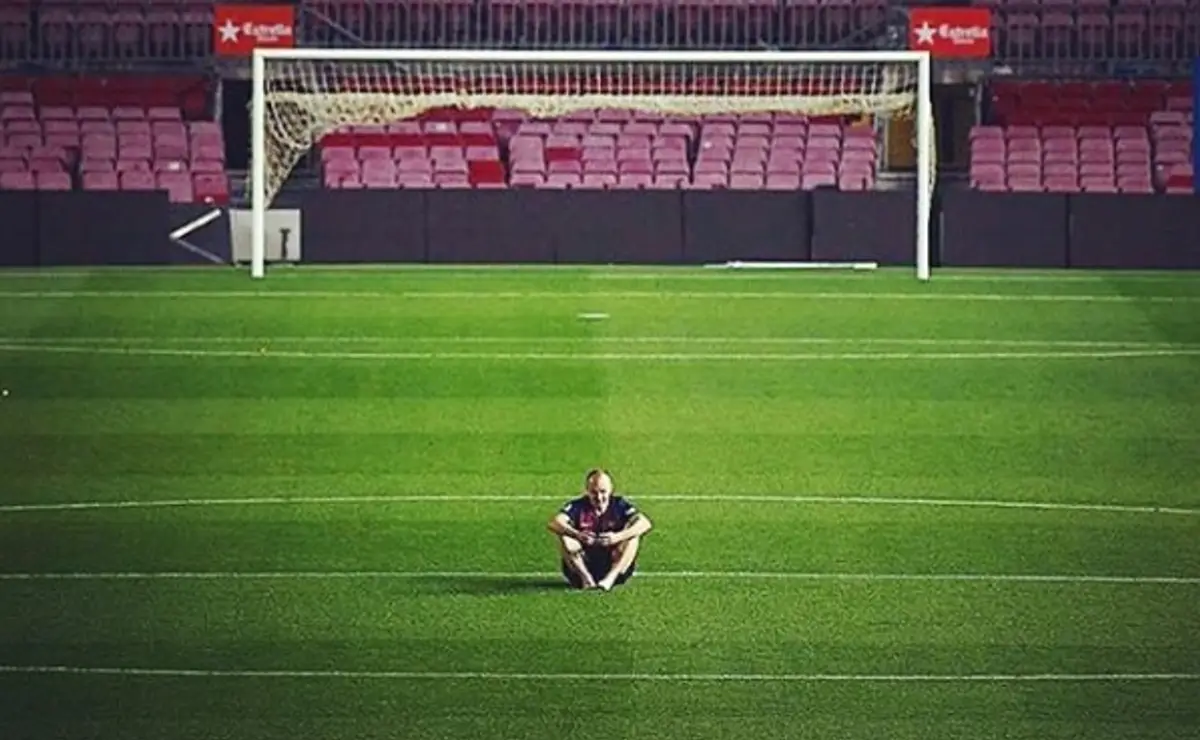Andrés Iniesta sa lúči s Barcelonou.