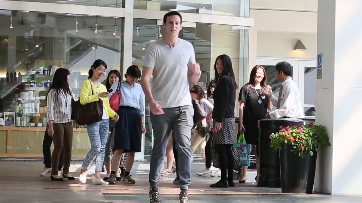 Dude Tries To Wear High Heels For An Entire Day 