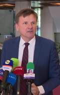 Roztržka v opozícii pred spoločným protestom. Hlina na tlačovke vypenil