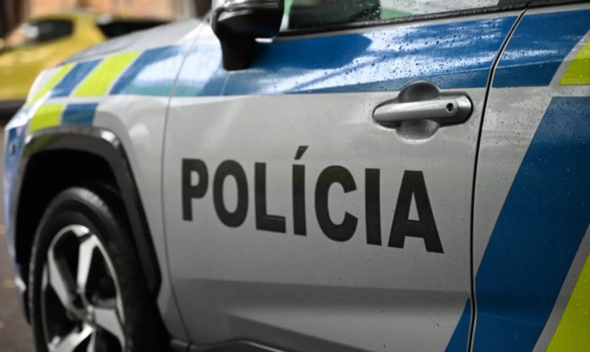 Polícia.
