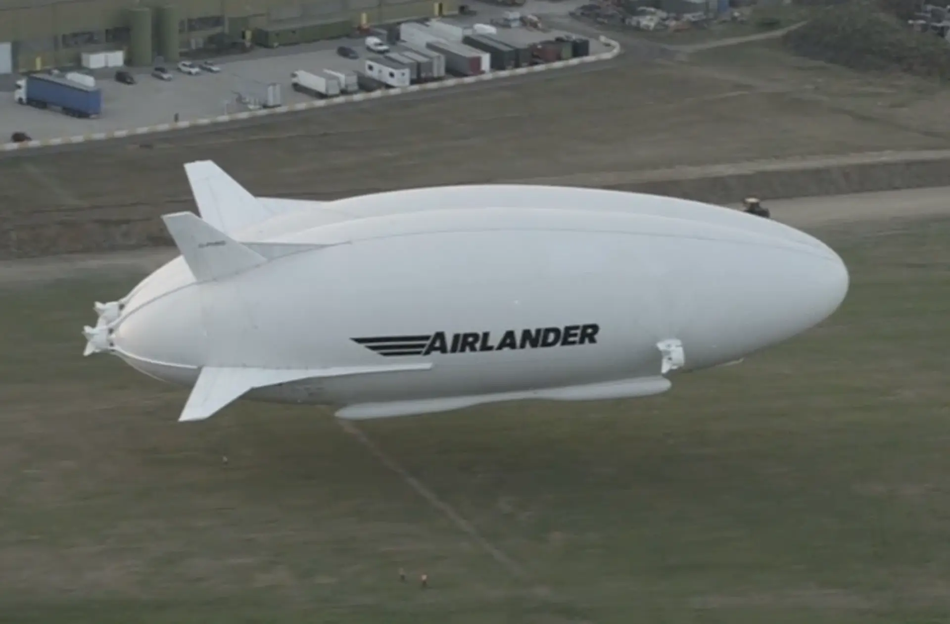 Britská hybridná vzducholoď Airlander 10.