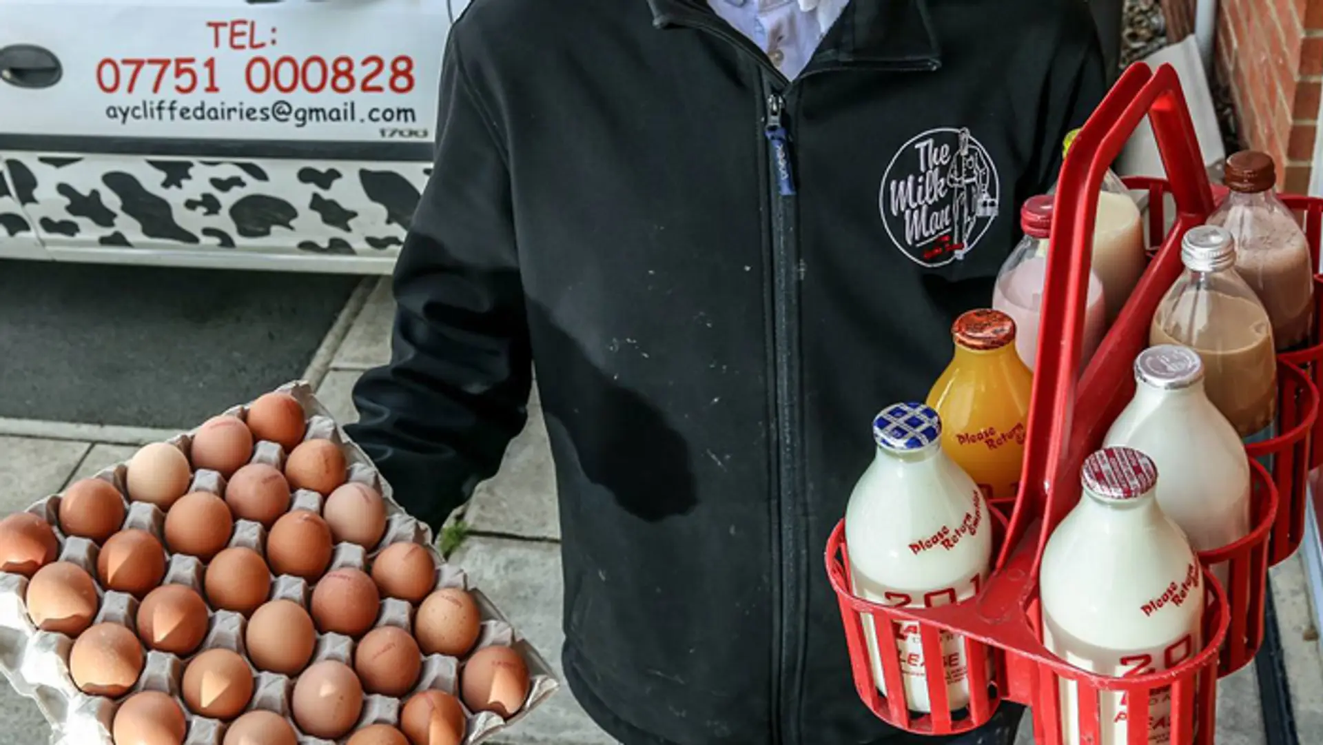 Zadržali mliekára, ktorý rozvážal príliš skoro mlieko