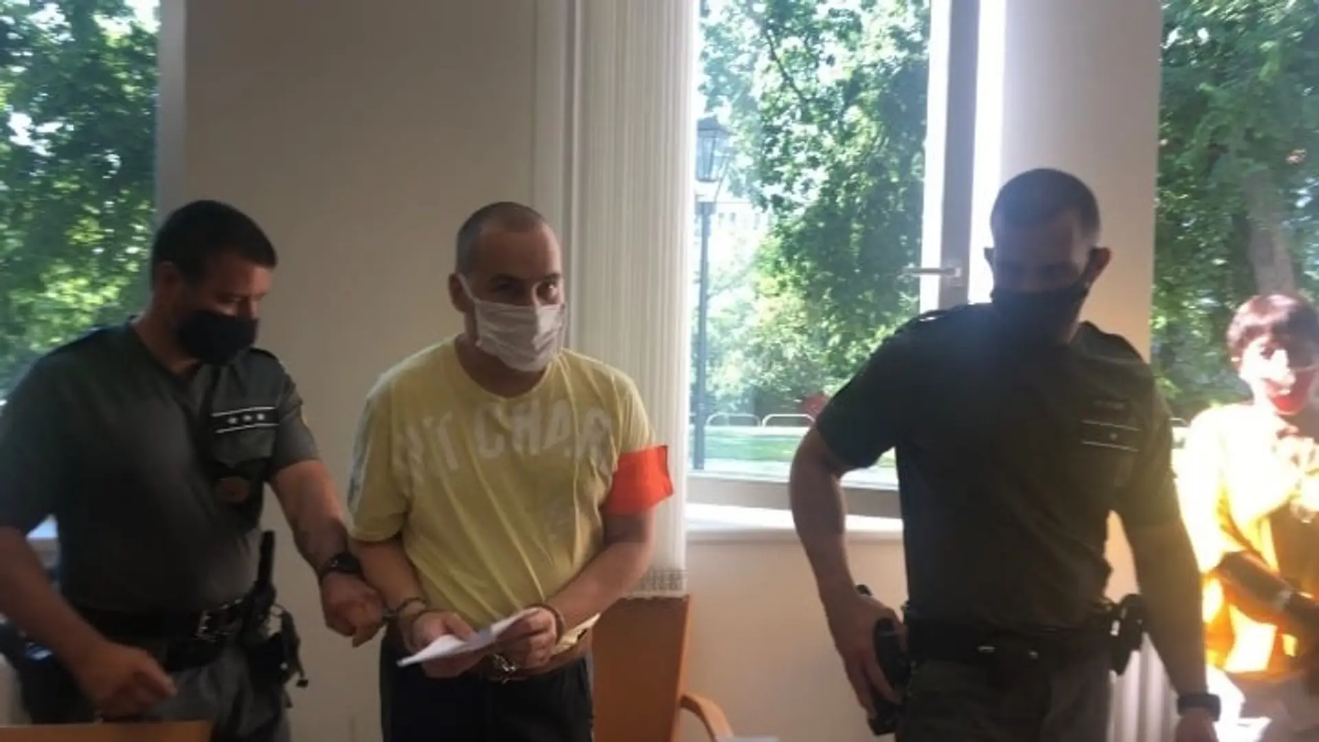 Muž sa udal na polícii, že pred rokmi zavraždil ženu.