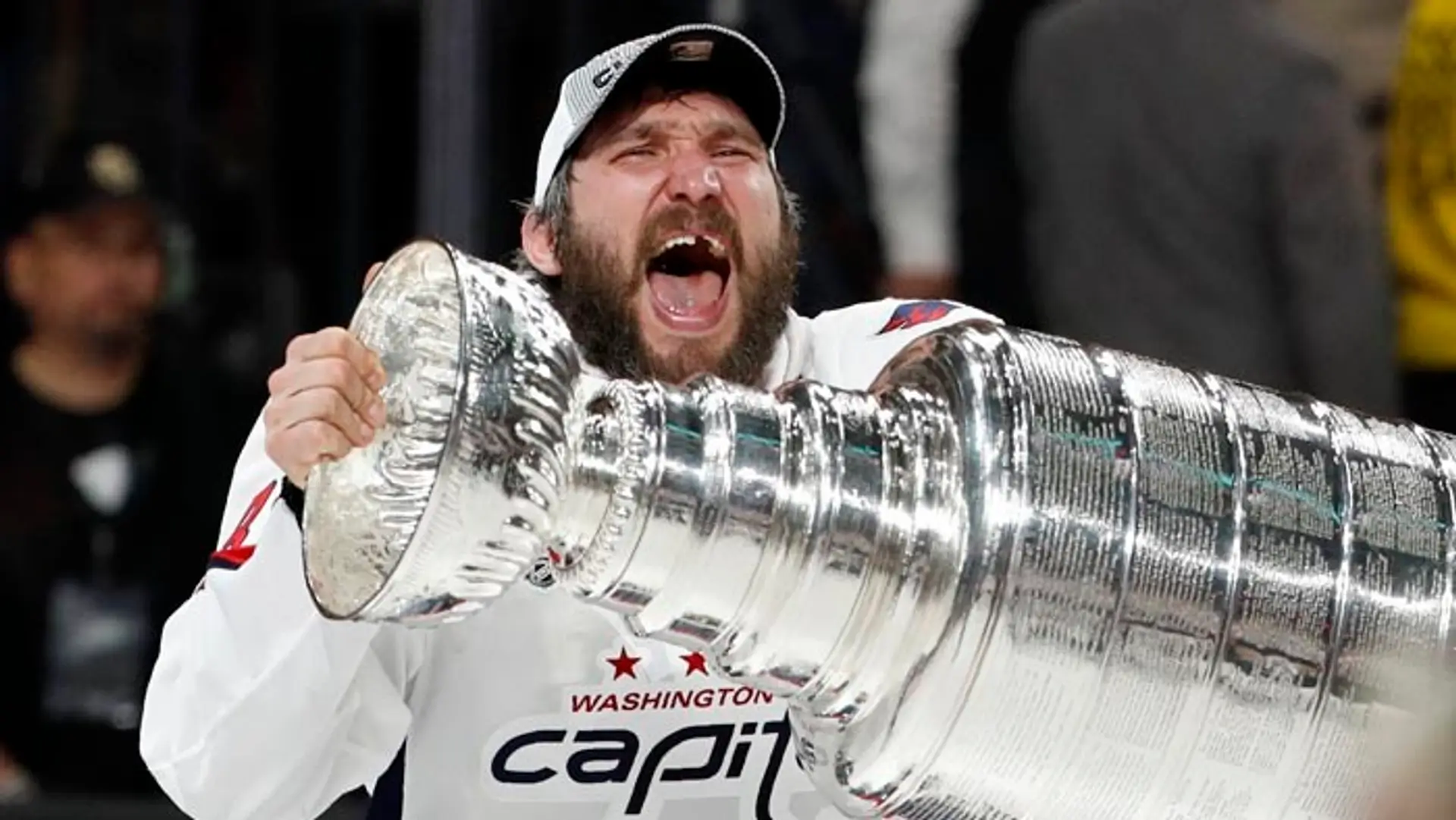Capitals získali Stanleyho pohár.