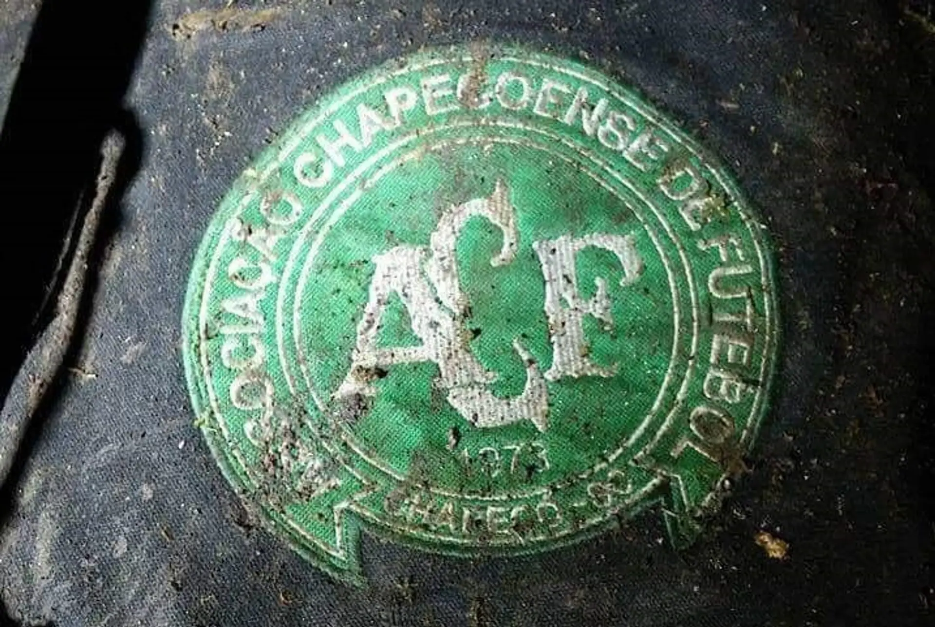V Kolumbii sa zrútilo lietadlo s hráčmi brazílskeho klubu Chapecoense.