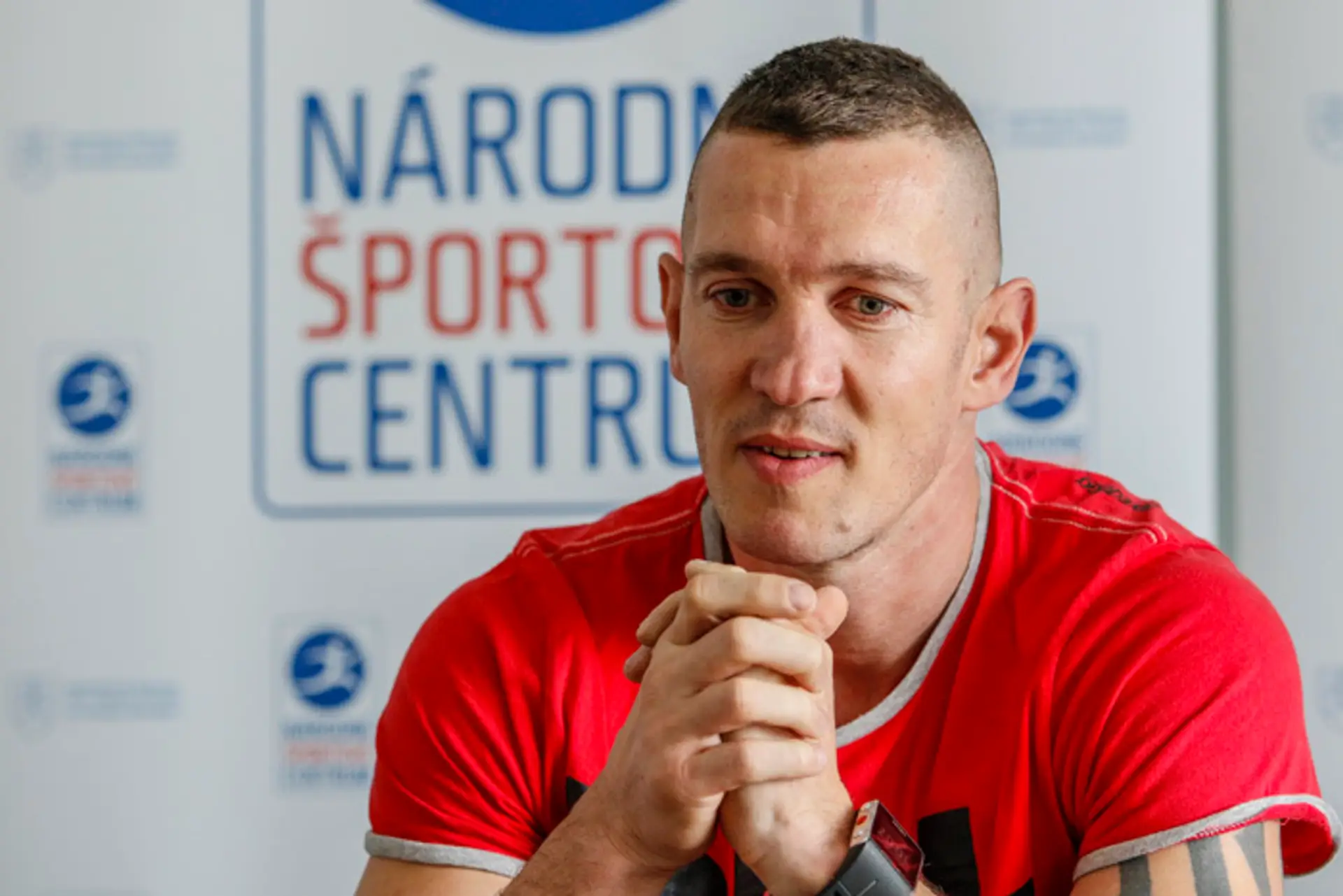 Boxer a tréner Tomi KID Kovács.