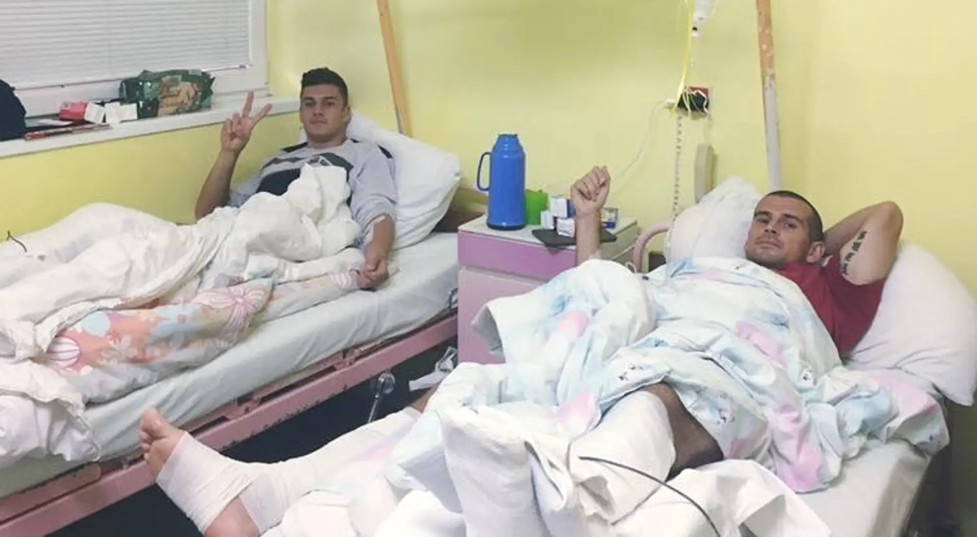 Róbert Mazáň a Viktor Pečovský museli v pondelok pod skalpel.
