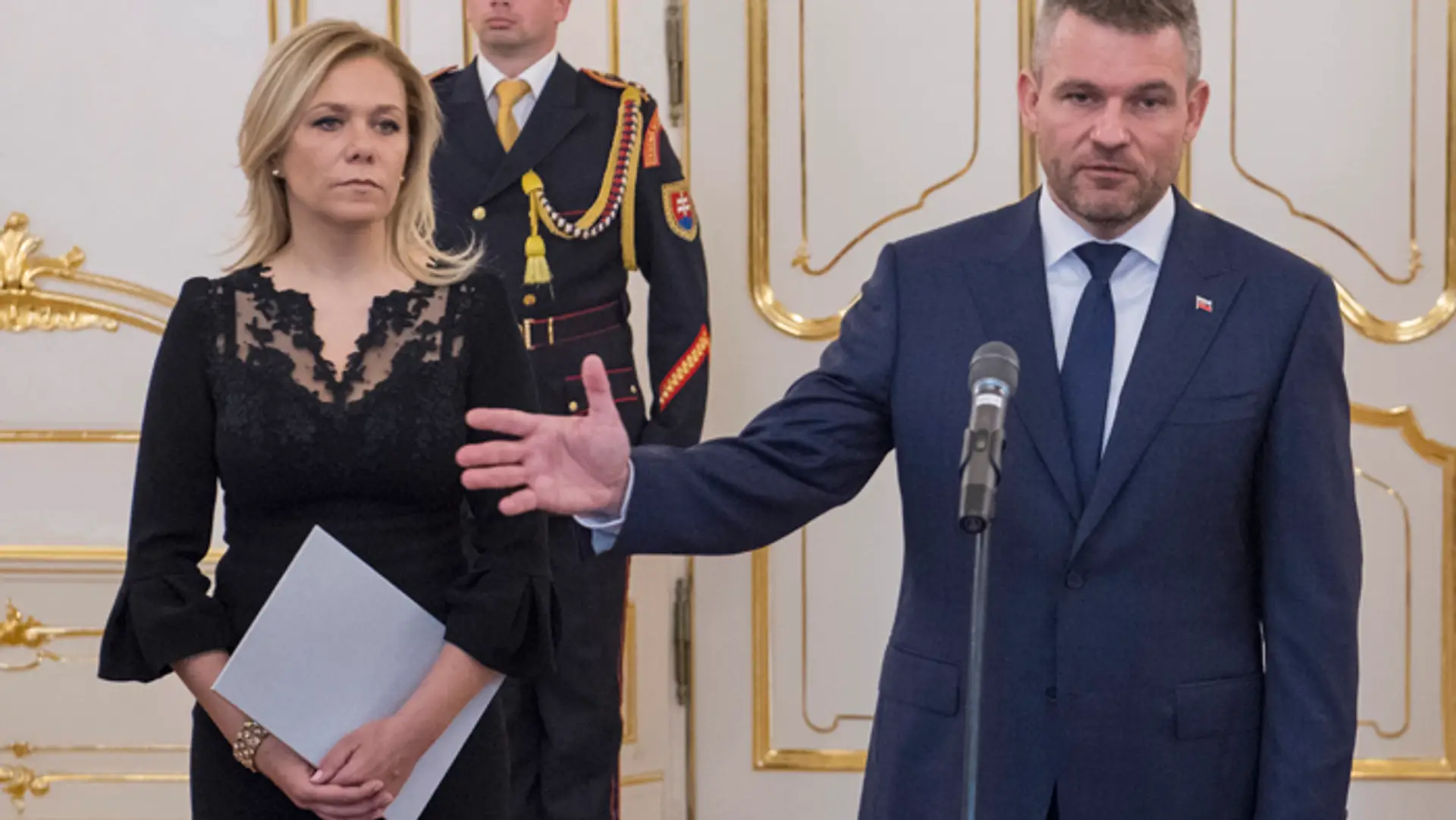 Ministerka vnútra Denisa Saková a premiér Peter Pellegrini.