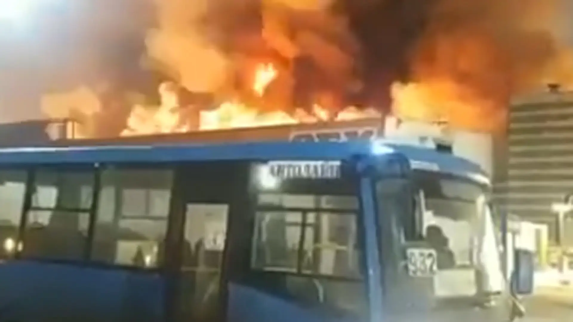 Požiar v nákupnom centre v Moskve.