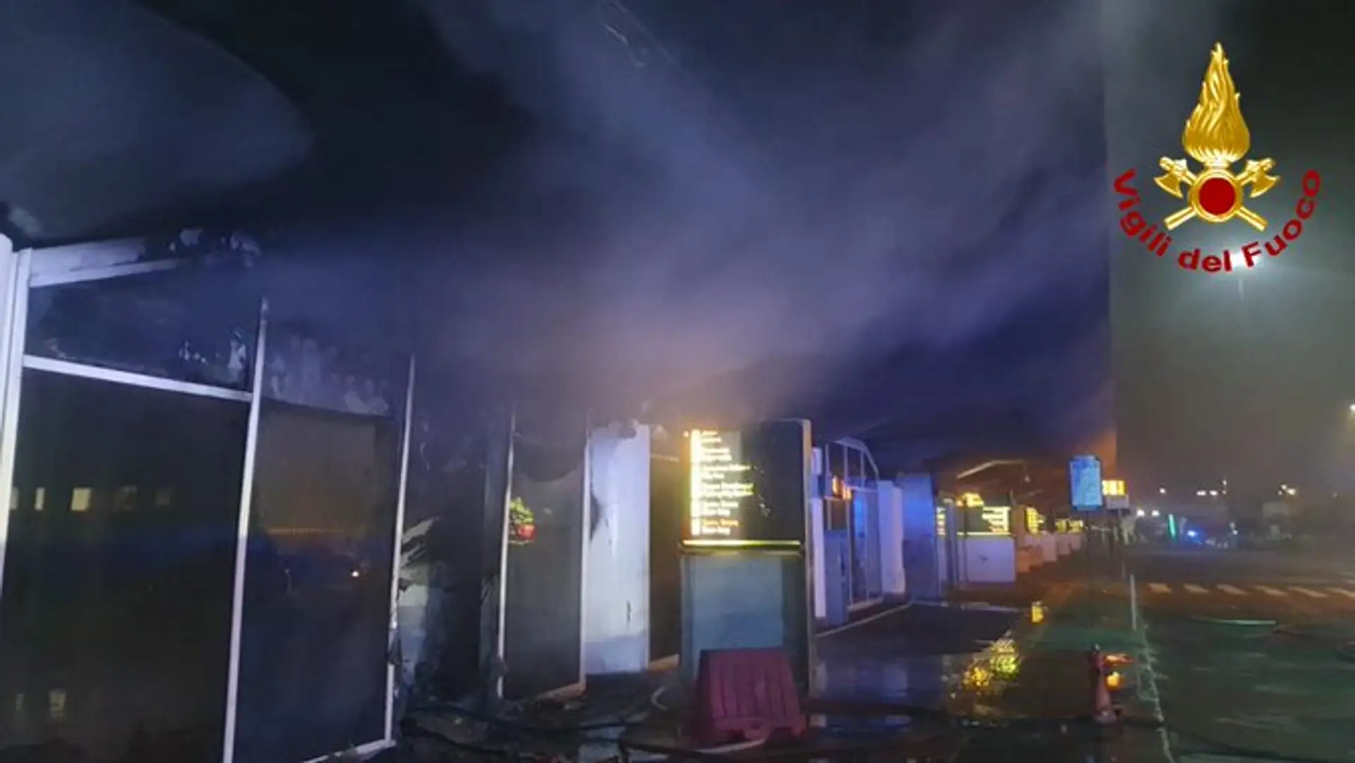 poziar letiska v Catanii zdroj Vigili del Fuoco