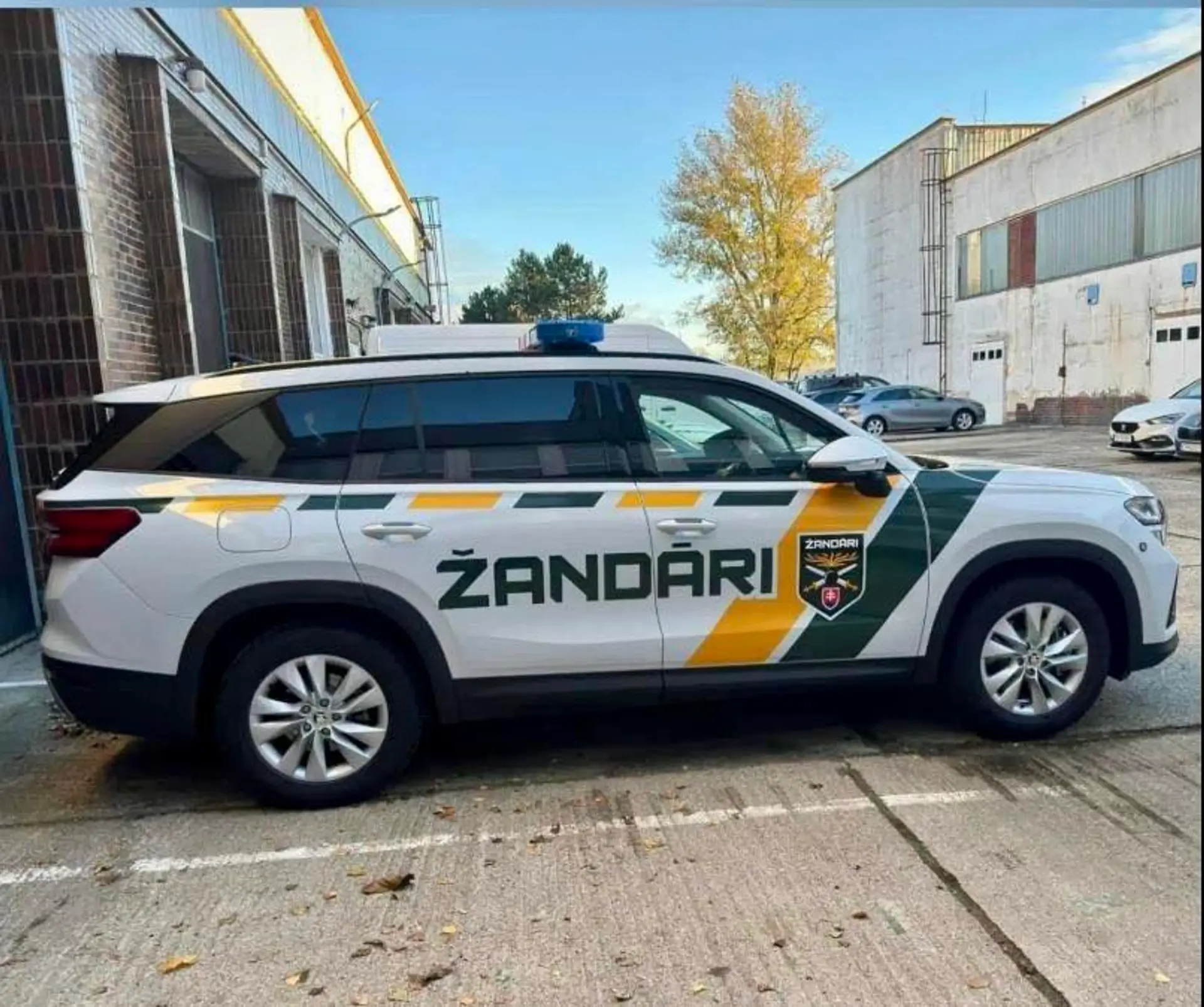 FOTO: Dizajn žandárskych áut odhalený. Na cestách budú od policajtov výrazne odlíšení