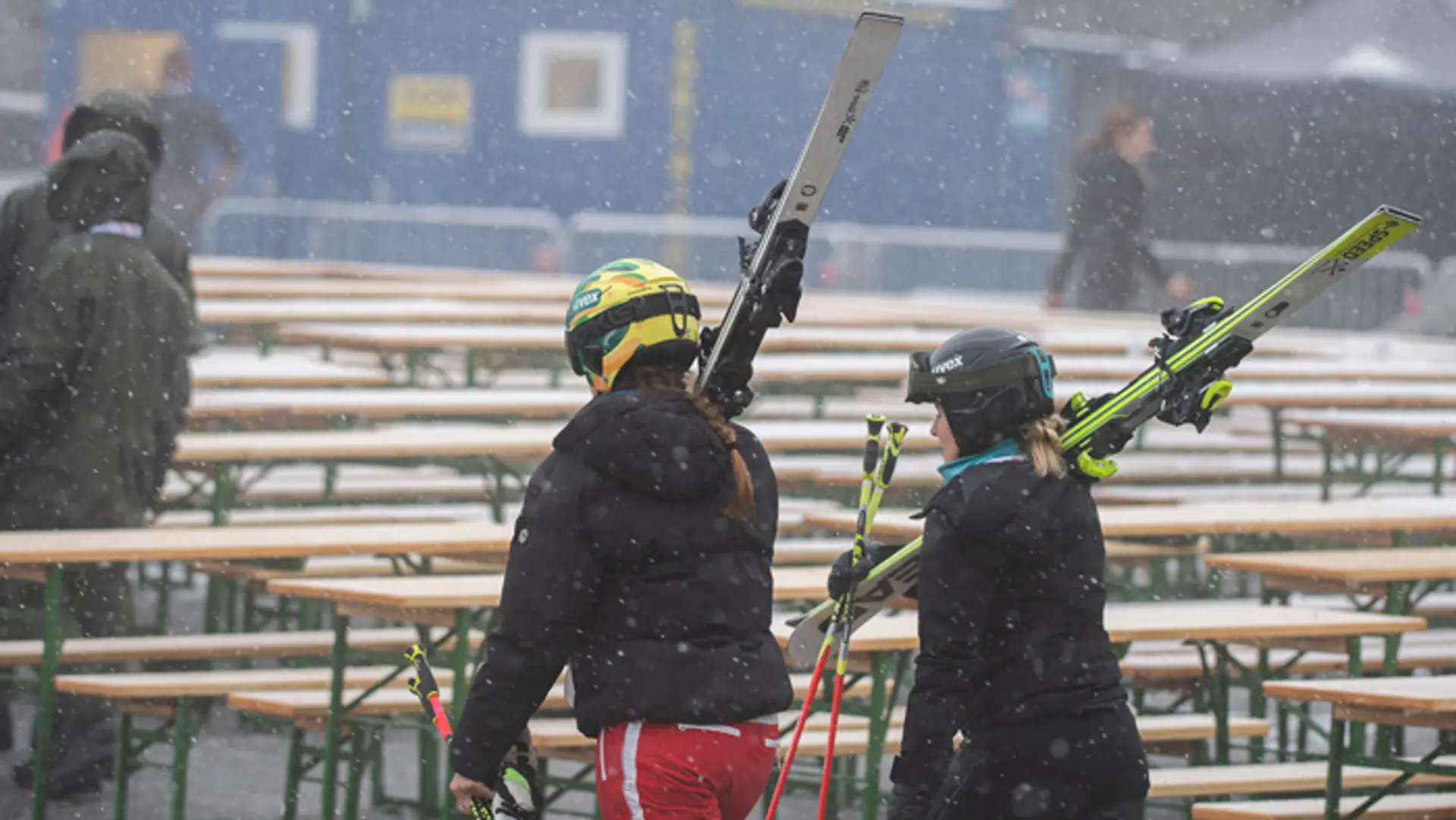 Obrovský slalom žien SP v rakúskom Söldene zrušili pre nepriaznivé počasie.