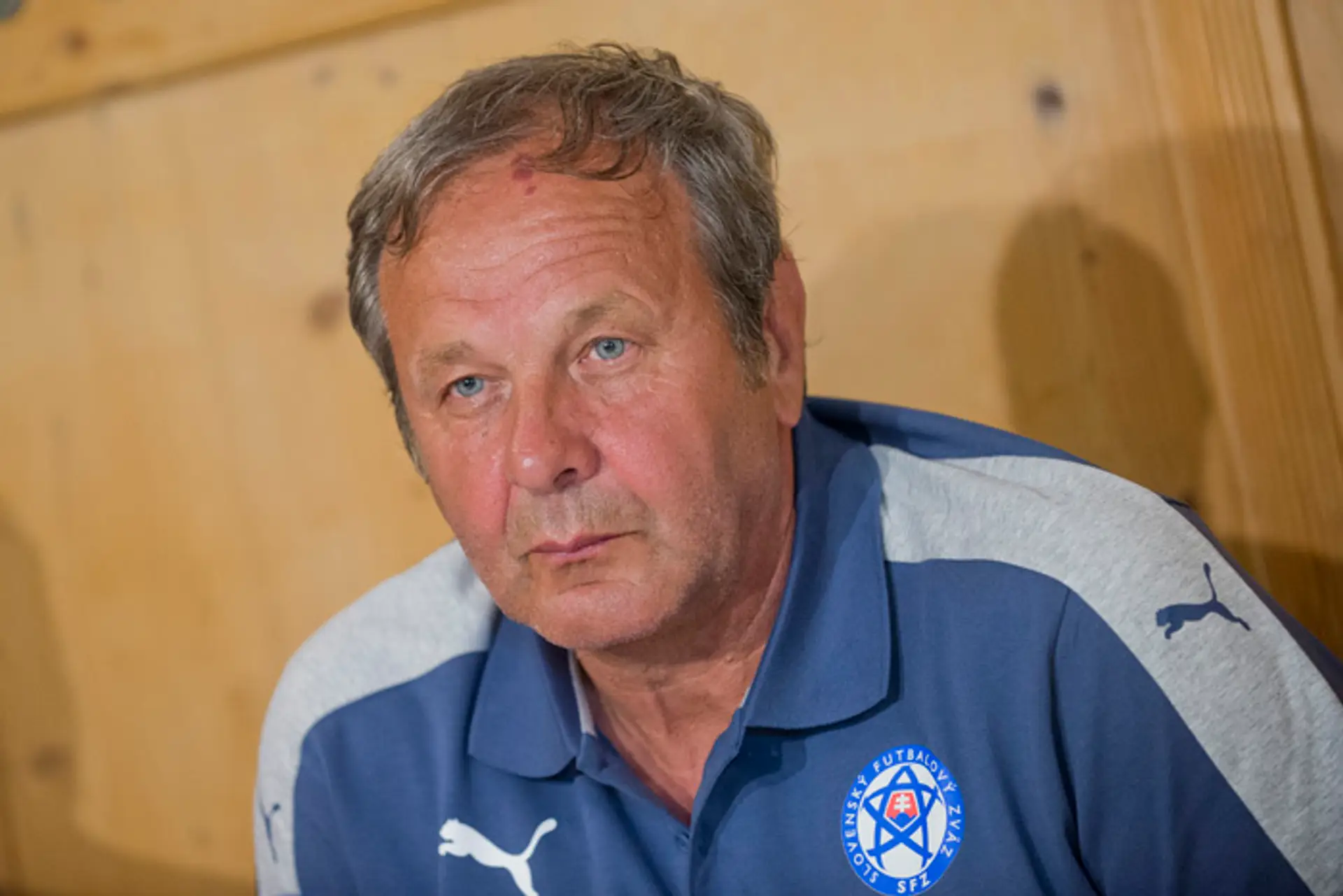 Tréner futbalovej reprezentácie Ján Kozák.