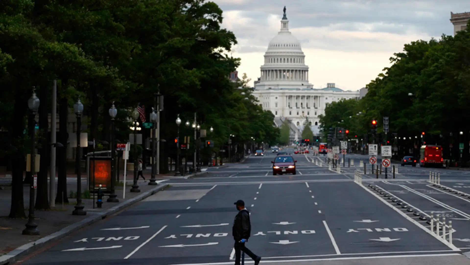 Pennsylvania Avenue Northwest vo Washingtone.
