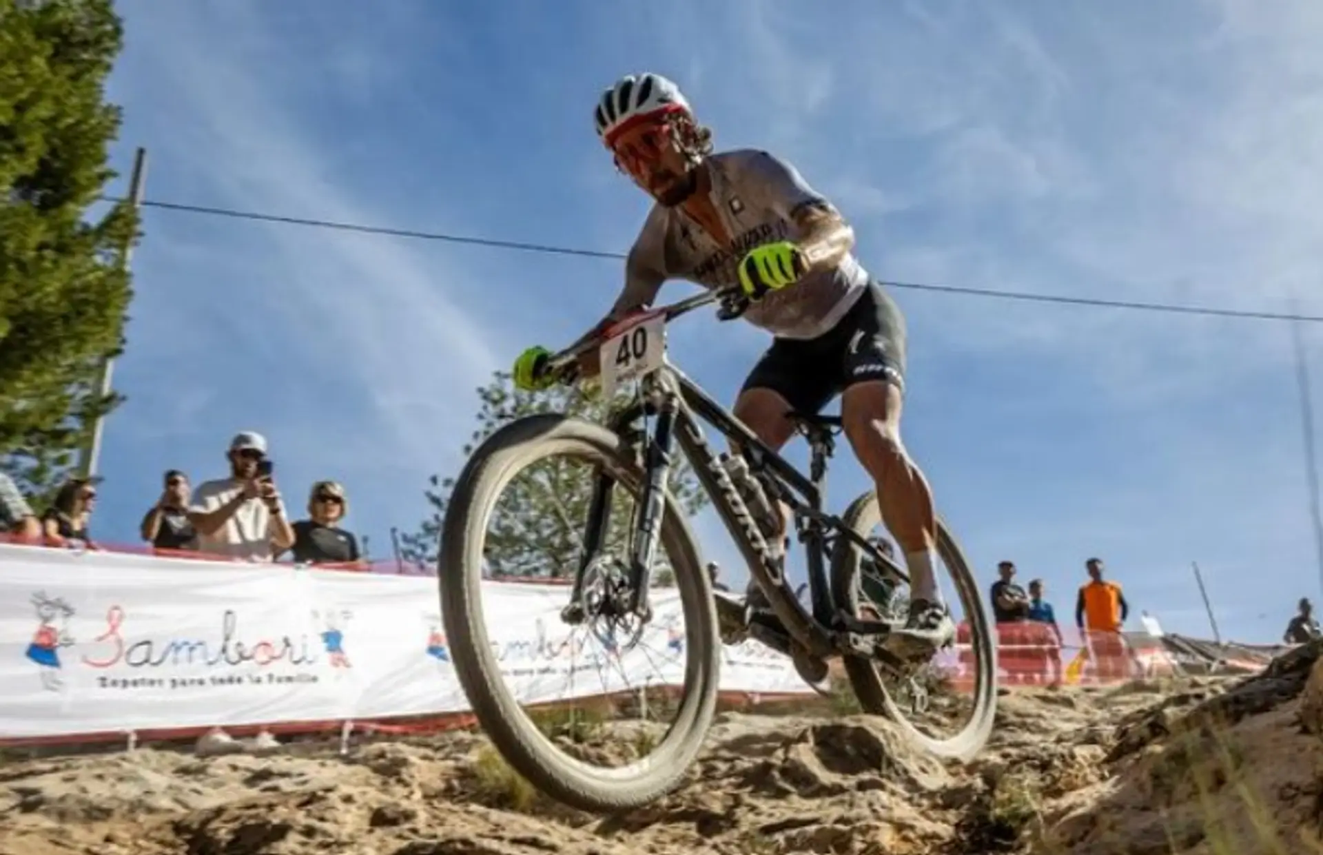 Peter Sagan na pretekoch v Chelve