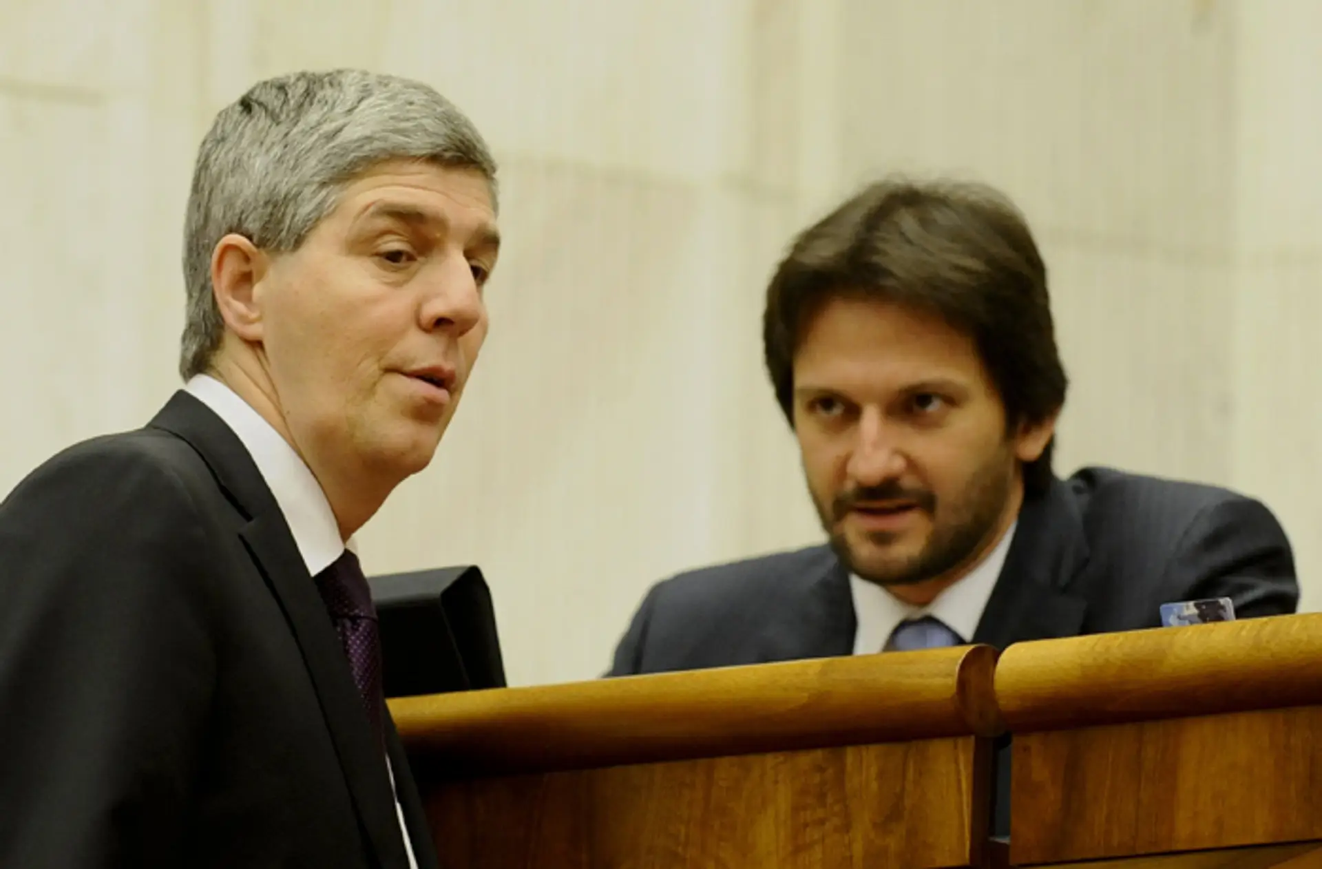 Predseda Most-Híd Béla Bugár a Robert Kaliňák (Smer-SD) na archívnej snímke.