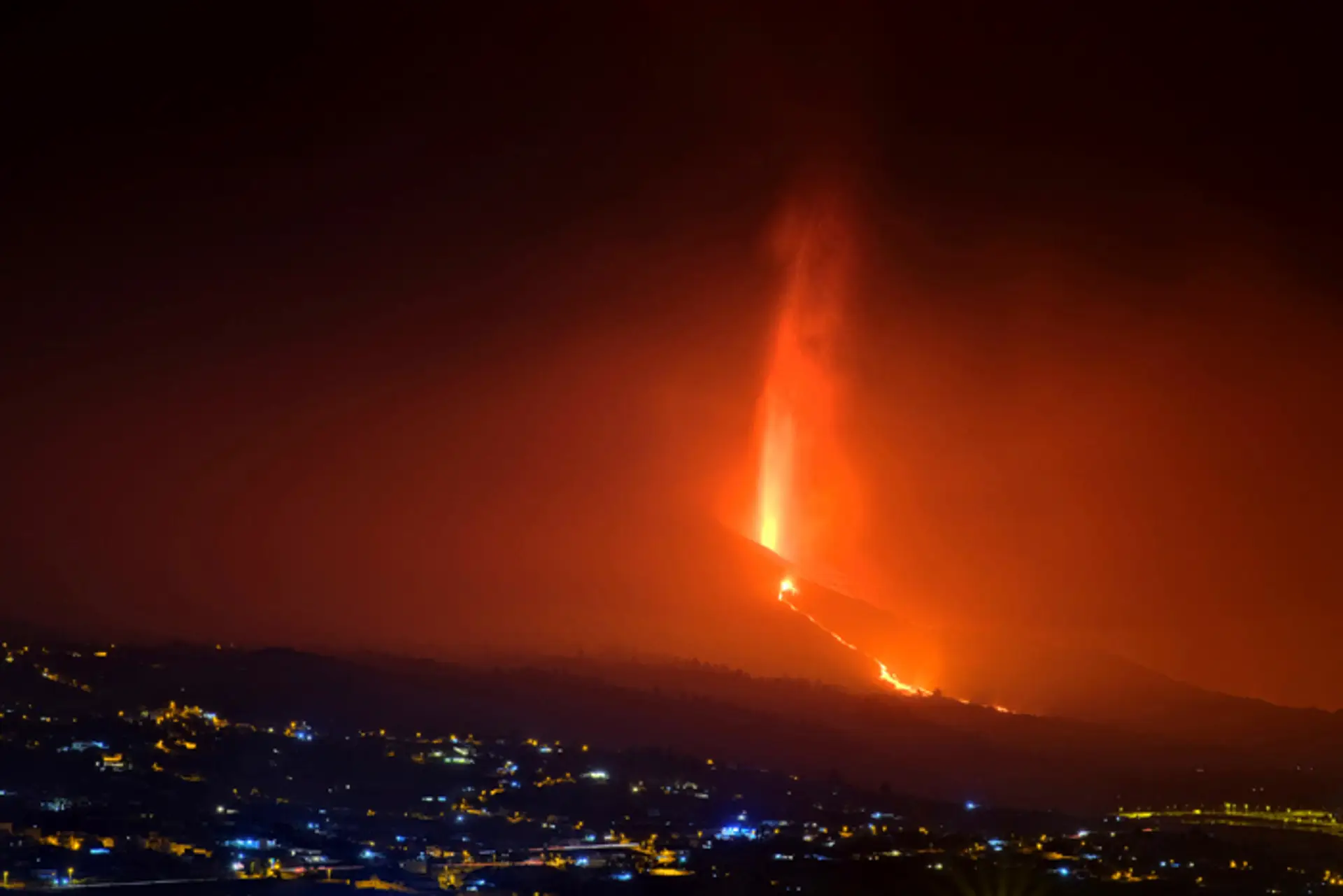Erupcia sopky La Cumbre Vieja na španielskom ostrove La Palma.