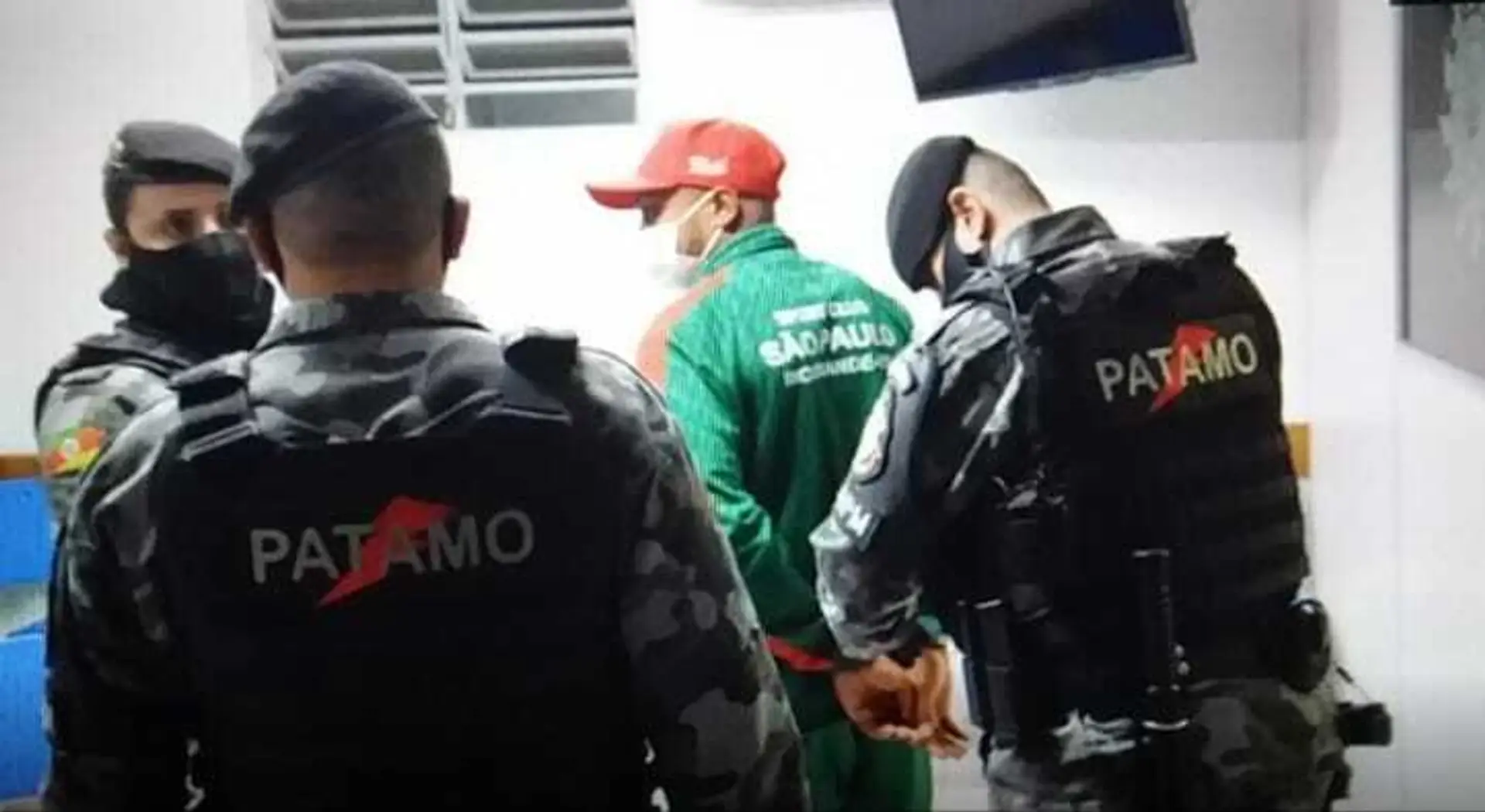 Brazílskeho futbalistu Williama Ribeira zadržali priamo na štadióne