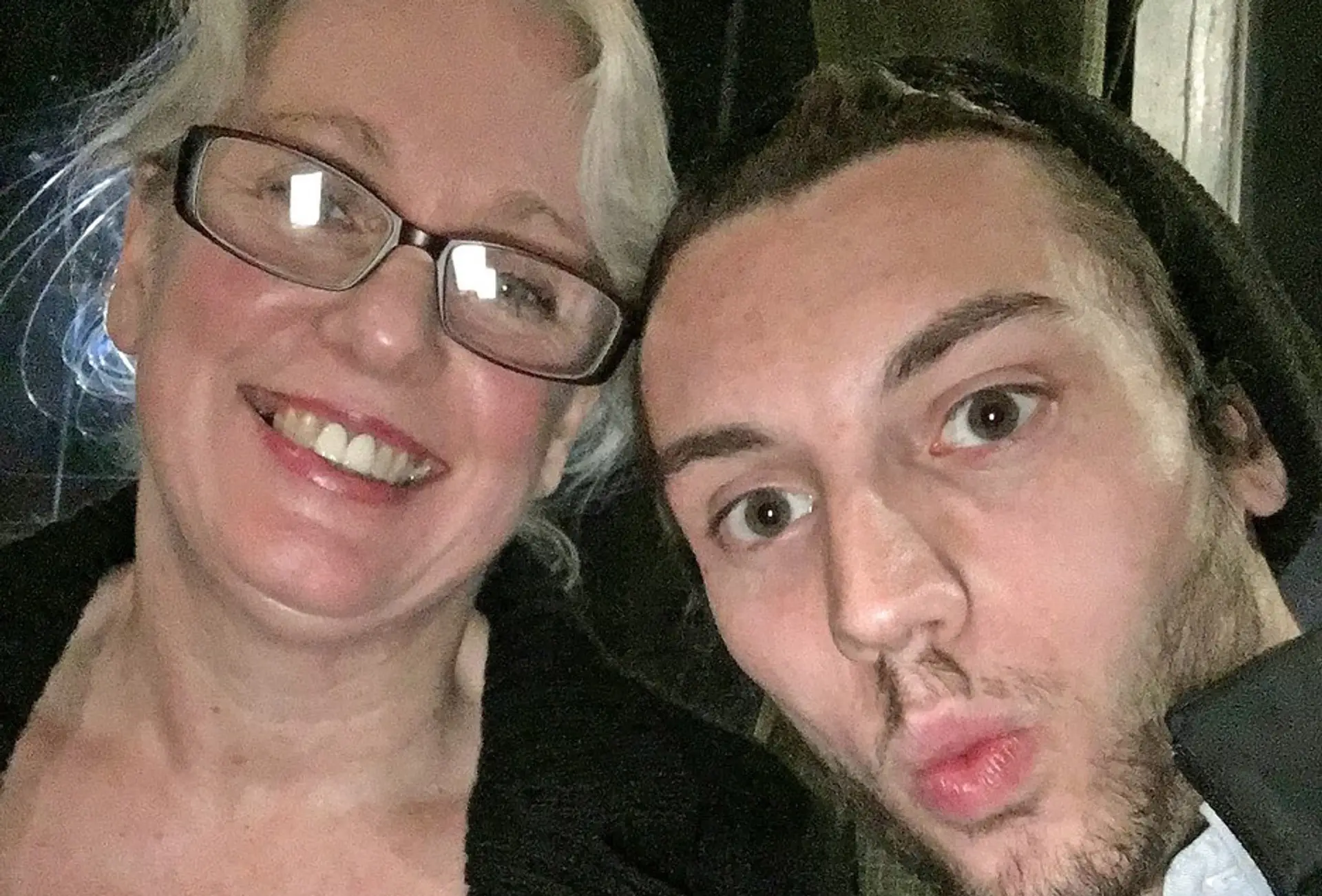 Mama a syn? Nie, len o 30 rokov mladší milenec, s ktorým konečne vie, čo je vášeň