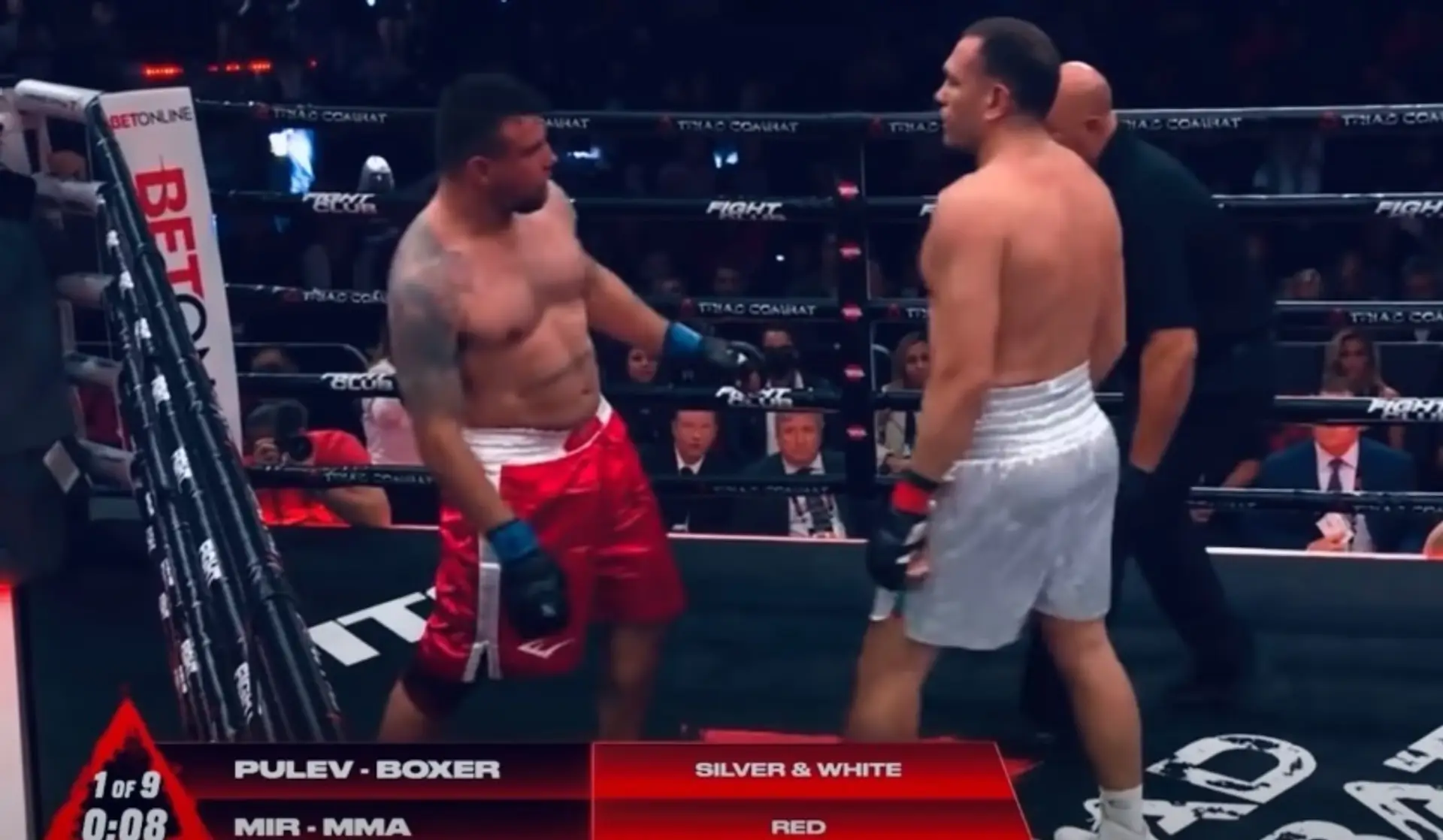 Frank Mir má po sérii úderov problém stáť na nohách.