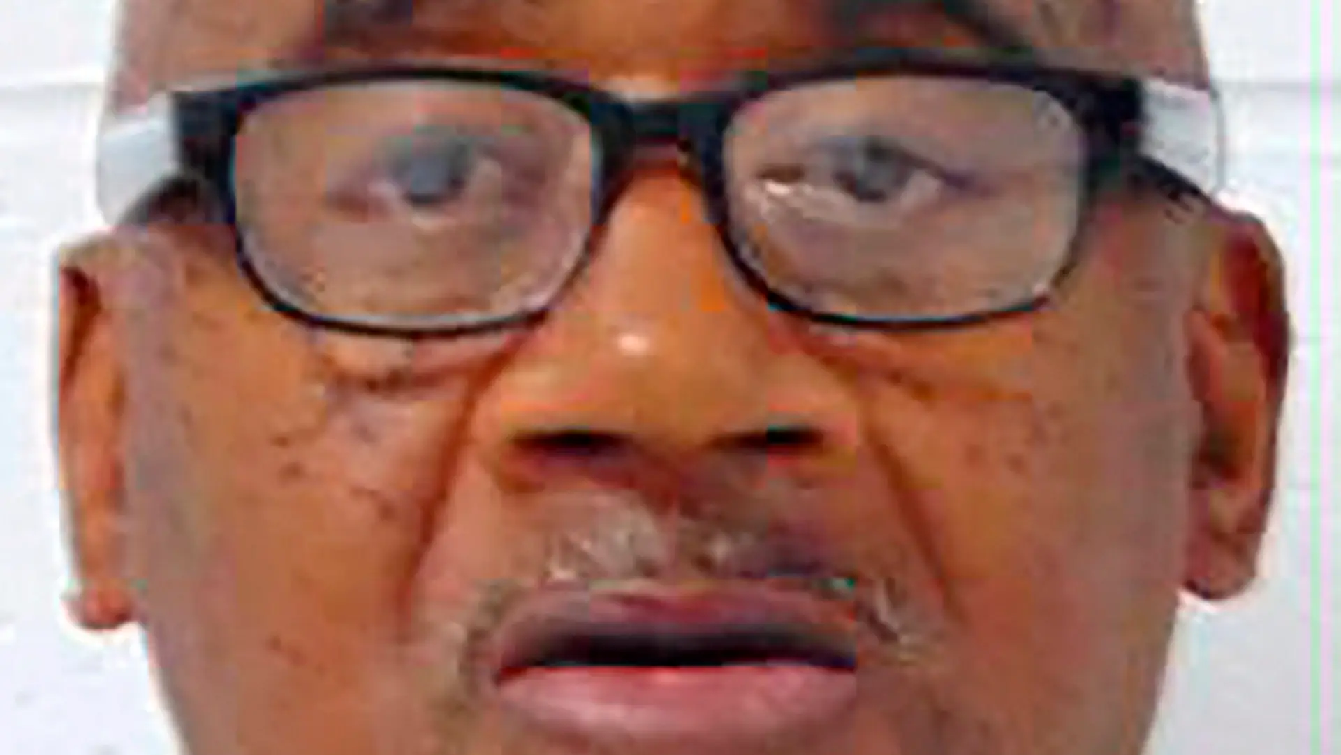 Afroameričan Ernest Lee Johnson.