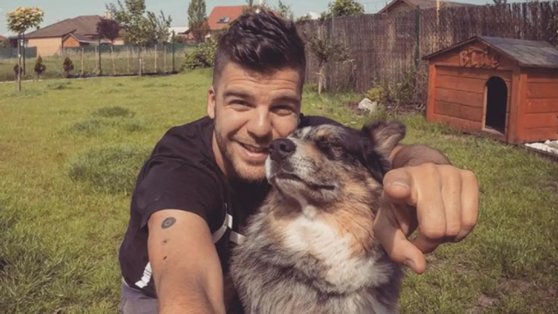 Tomáš Juríček a psík Blue