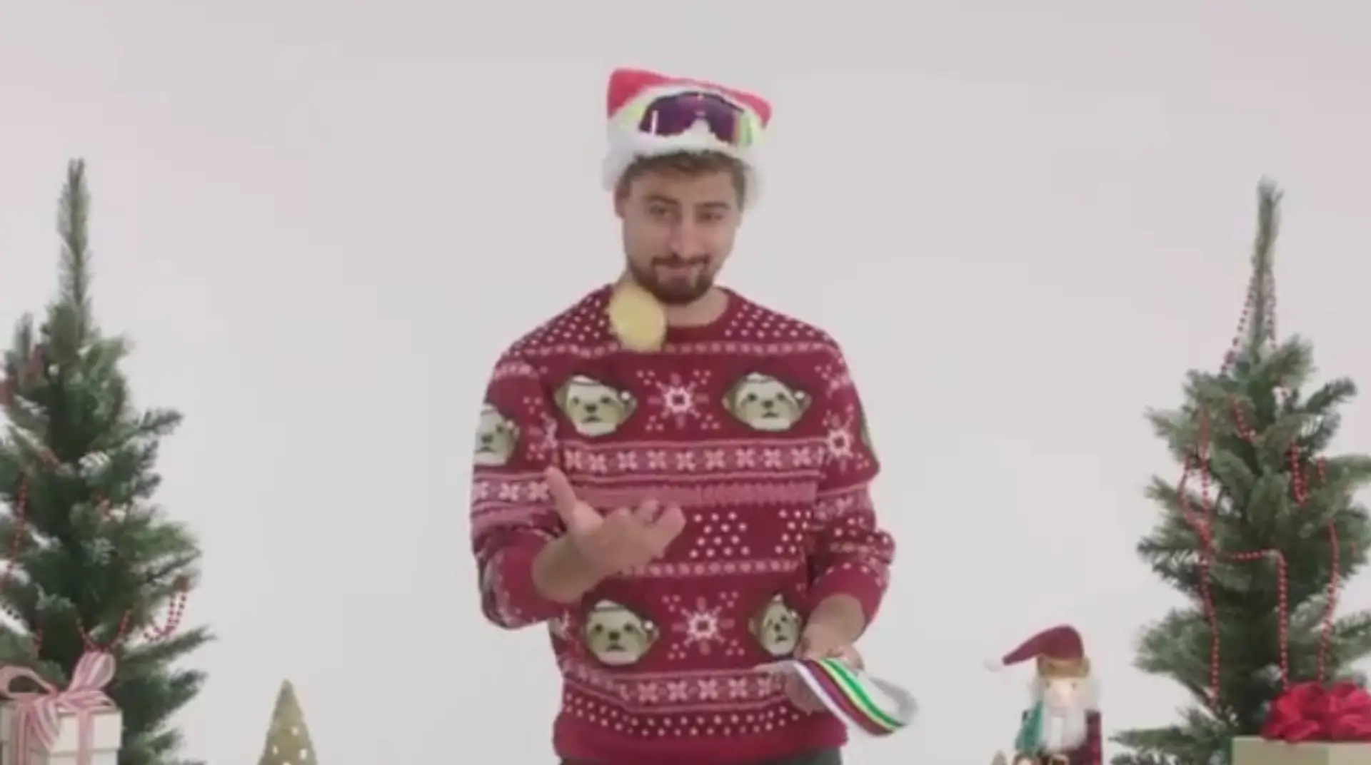 Alexander Bárta ako detektív Dušo