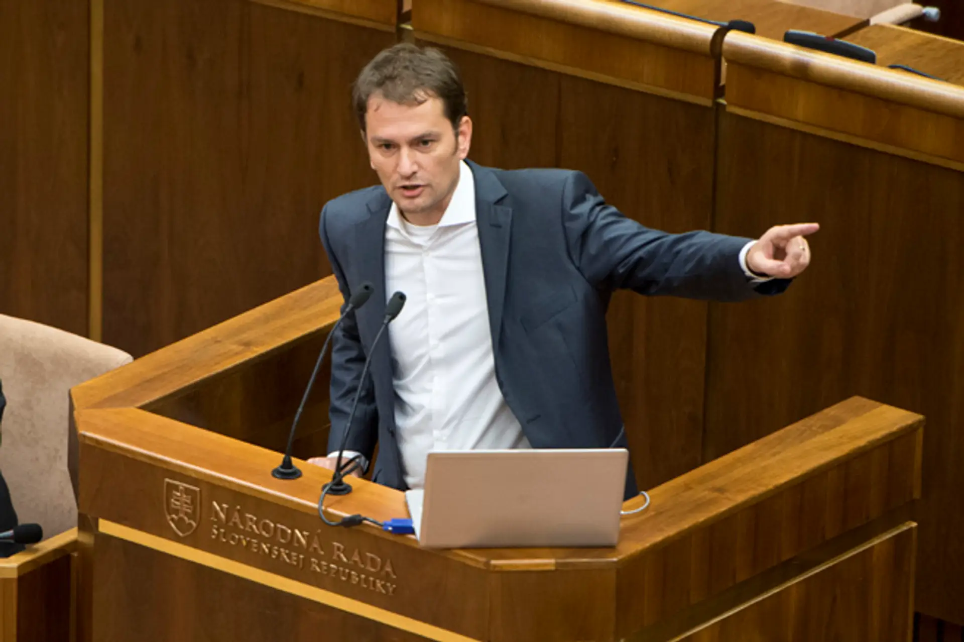 Igor  Matovič (OĽaNO) počas vystúpenia pri odvolávaní premiéra Roberta Fica.