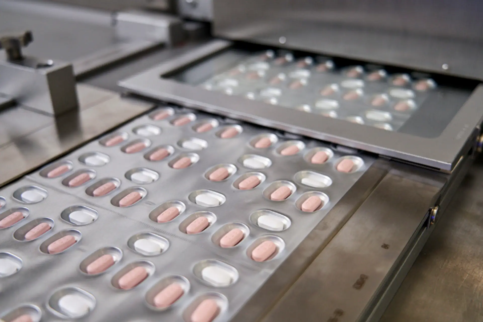 Lieky Paxlovid proti COVID-19 od spoločnosti Pfizer.