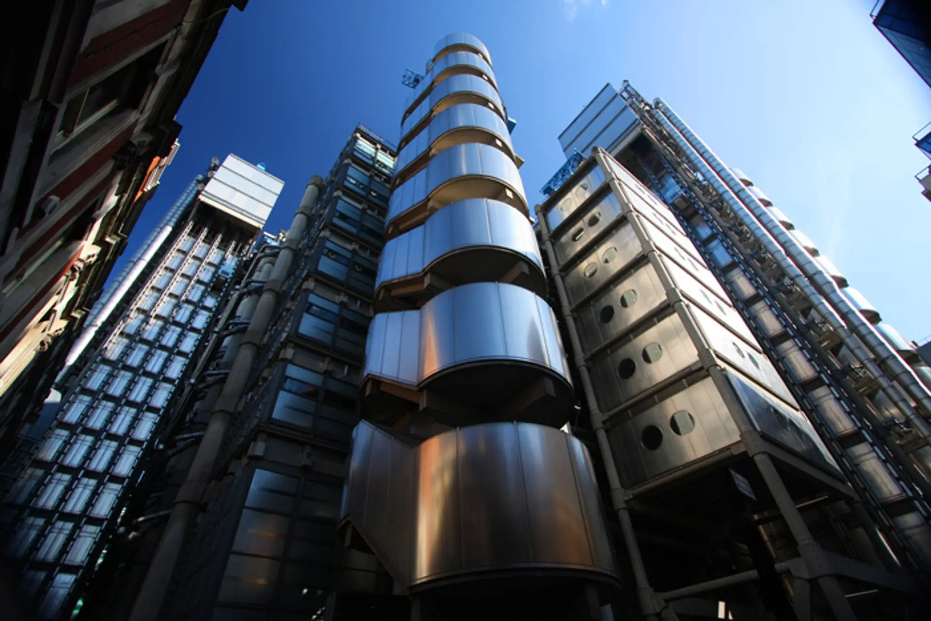 Budova britskej poisťovne Lloyd's of London.