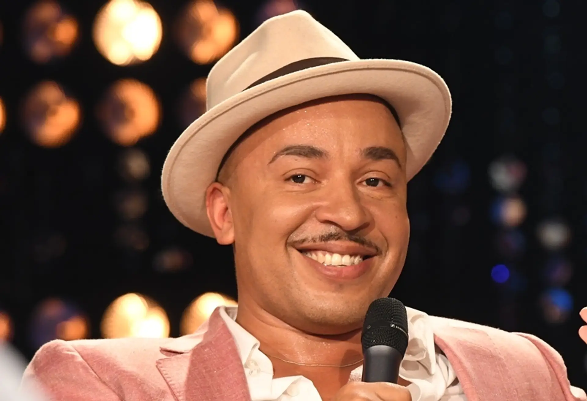 Skvelý Lou Bega zaspieva v obľúbenej Chart Show