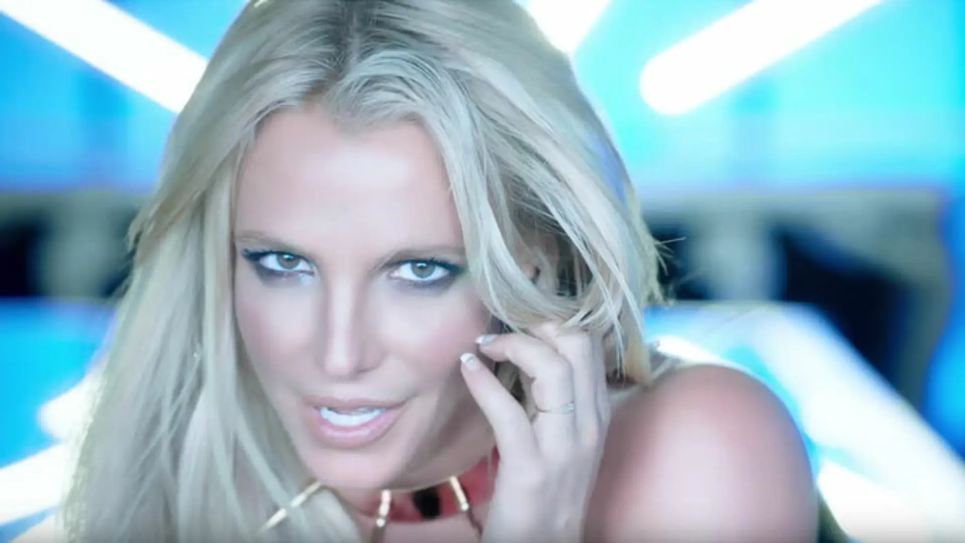 Britney Spears vo videoklipe Slumber Party