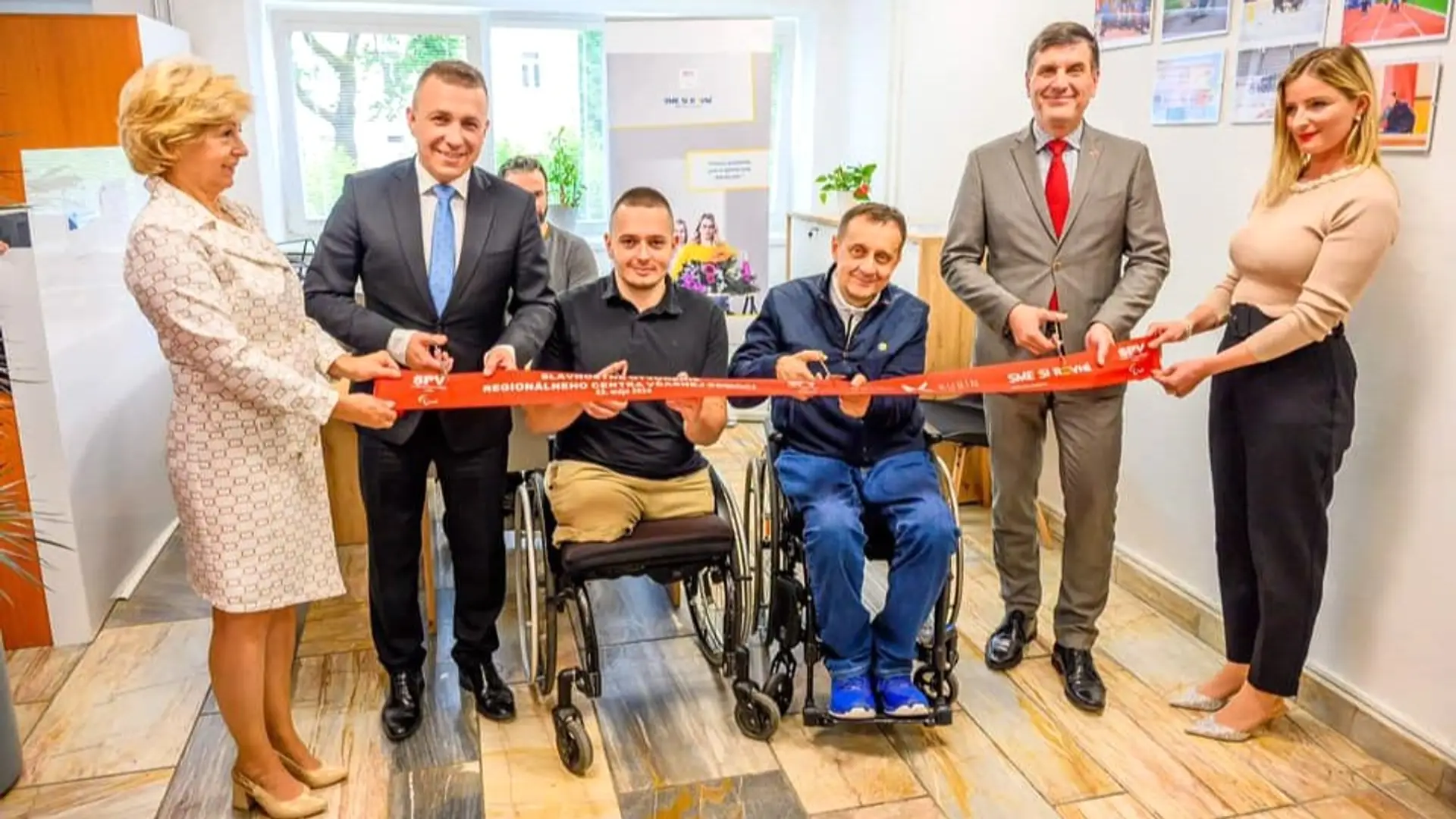 Otvorenie centra pomoci v Dolnom Kubíne. 