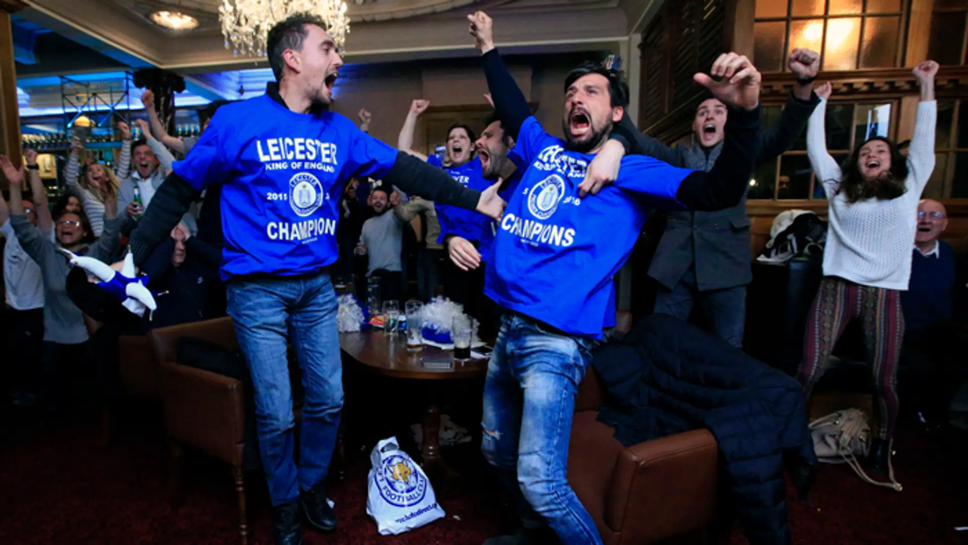 Futbalisti Leicestru City sú senzačným majstrom anglickej Premier League. 