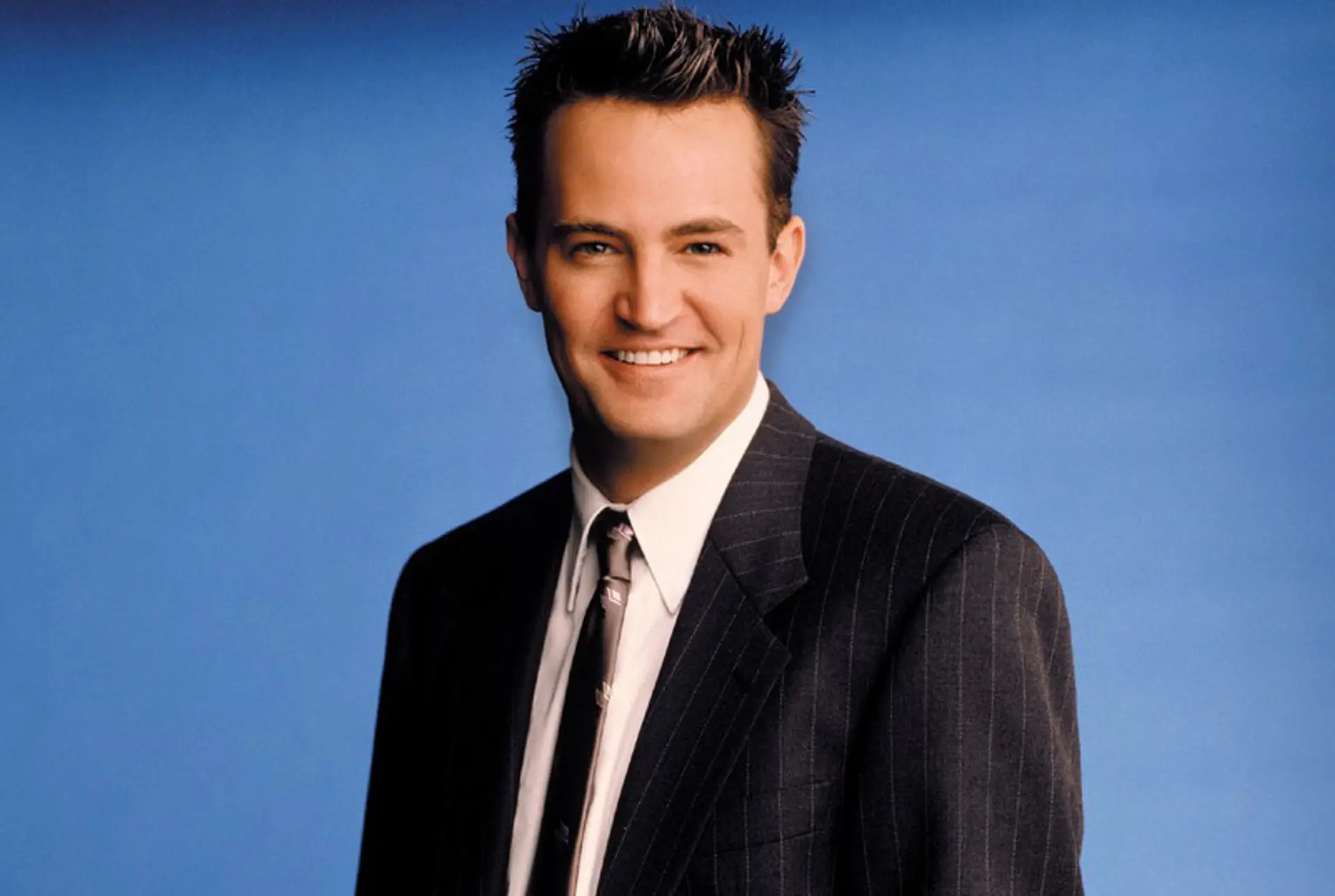 Matthew Perry z čias Priateľov.