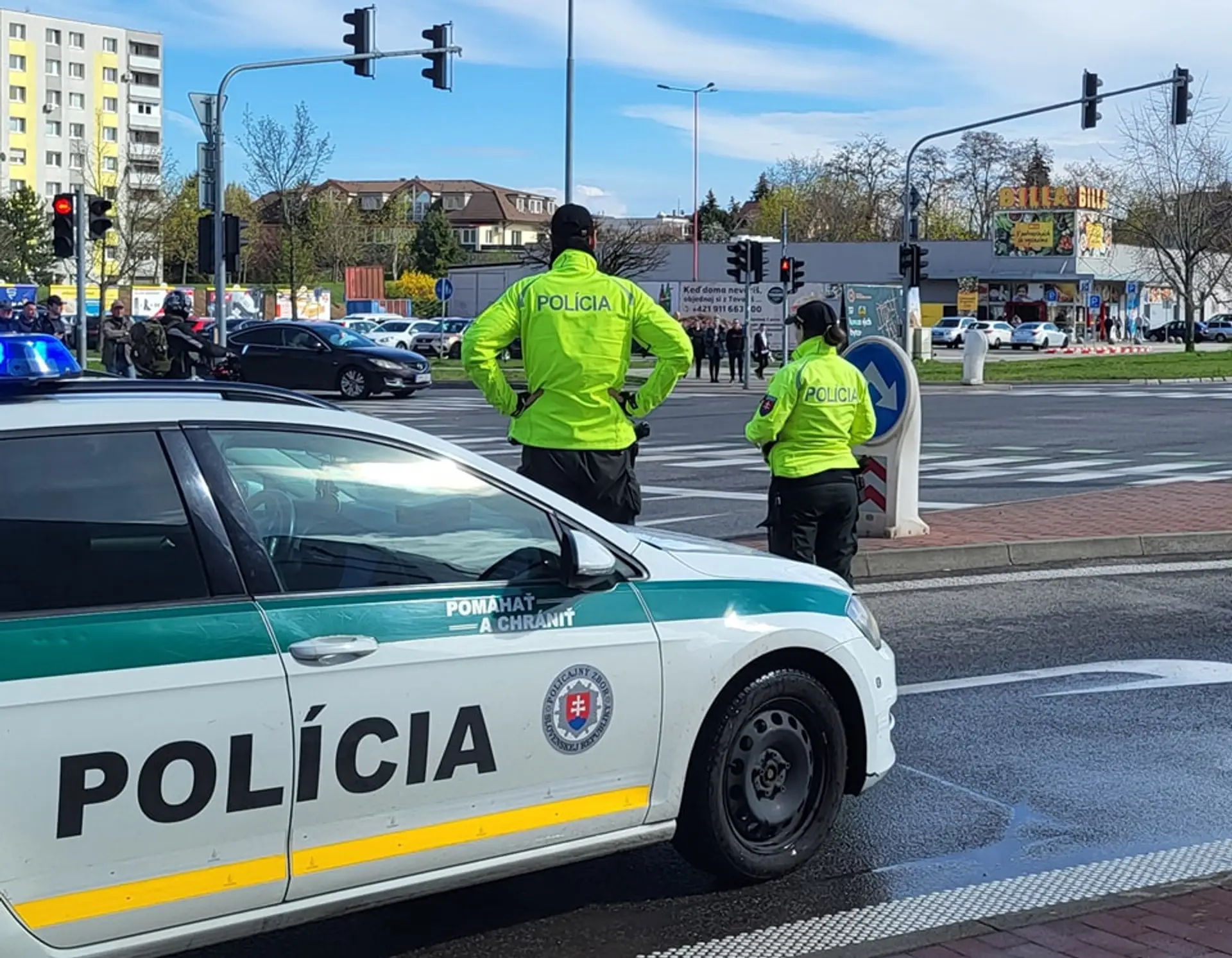 Polícia, policajné auto