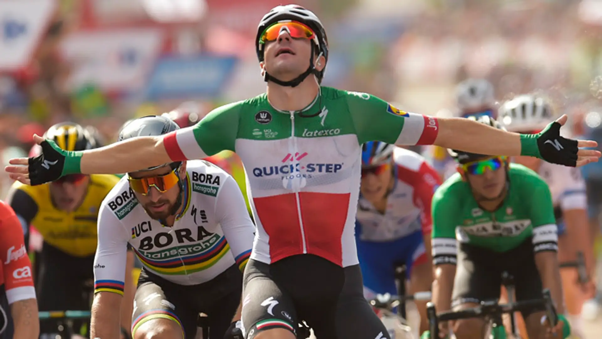 Peter Sagan a Elia Viviani na Vuelte.