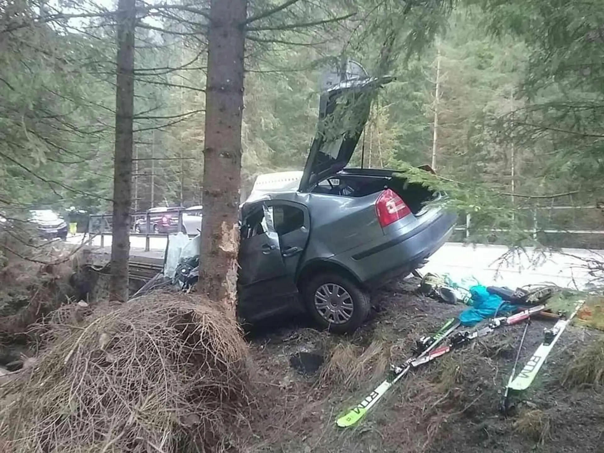 Cesta bola dlhé roky rozbitá 