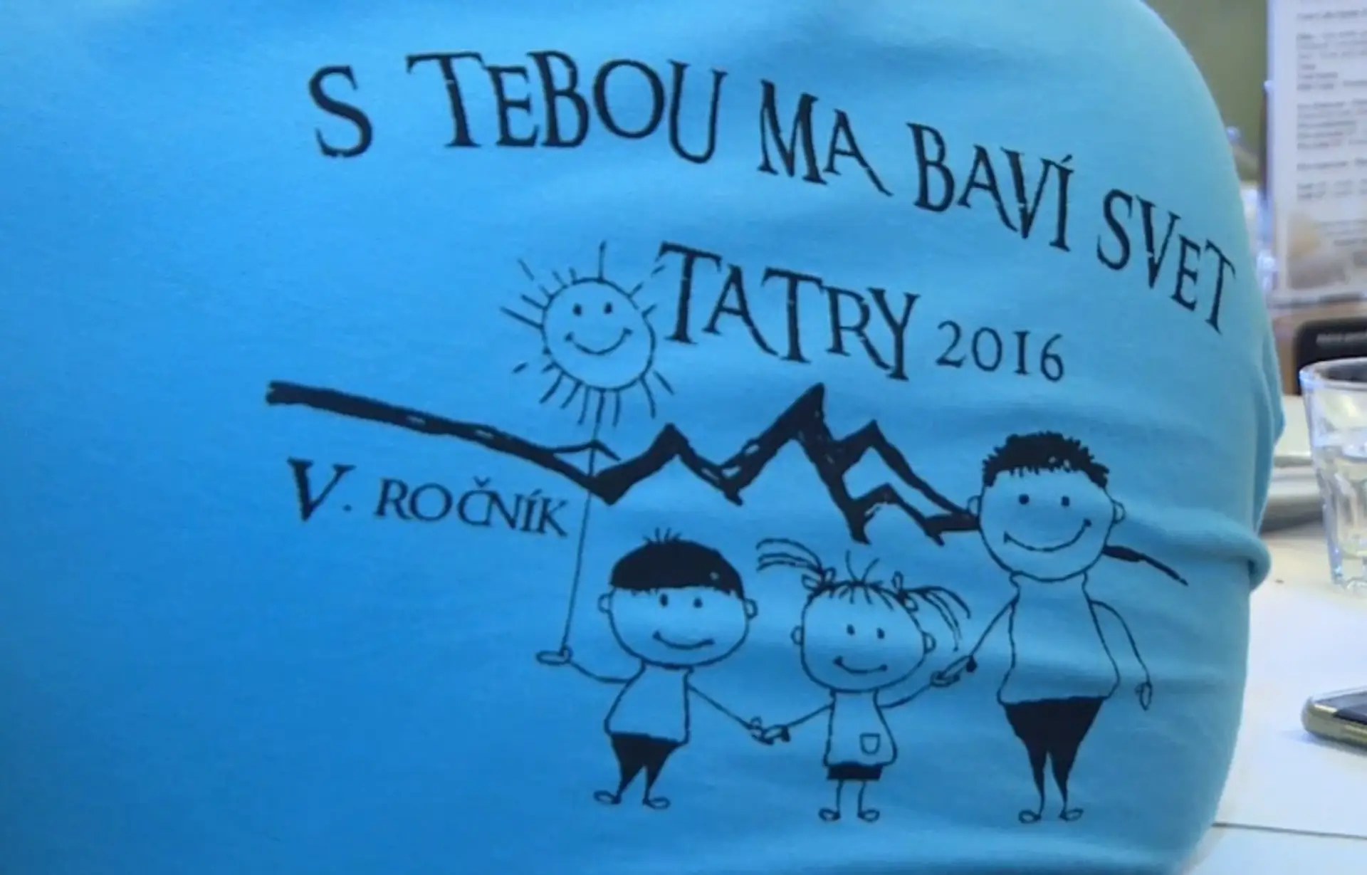 Otcovia a deti vo Vysokých Tatrách.
