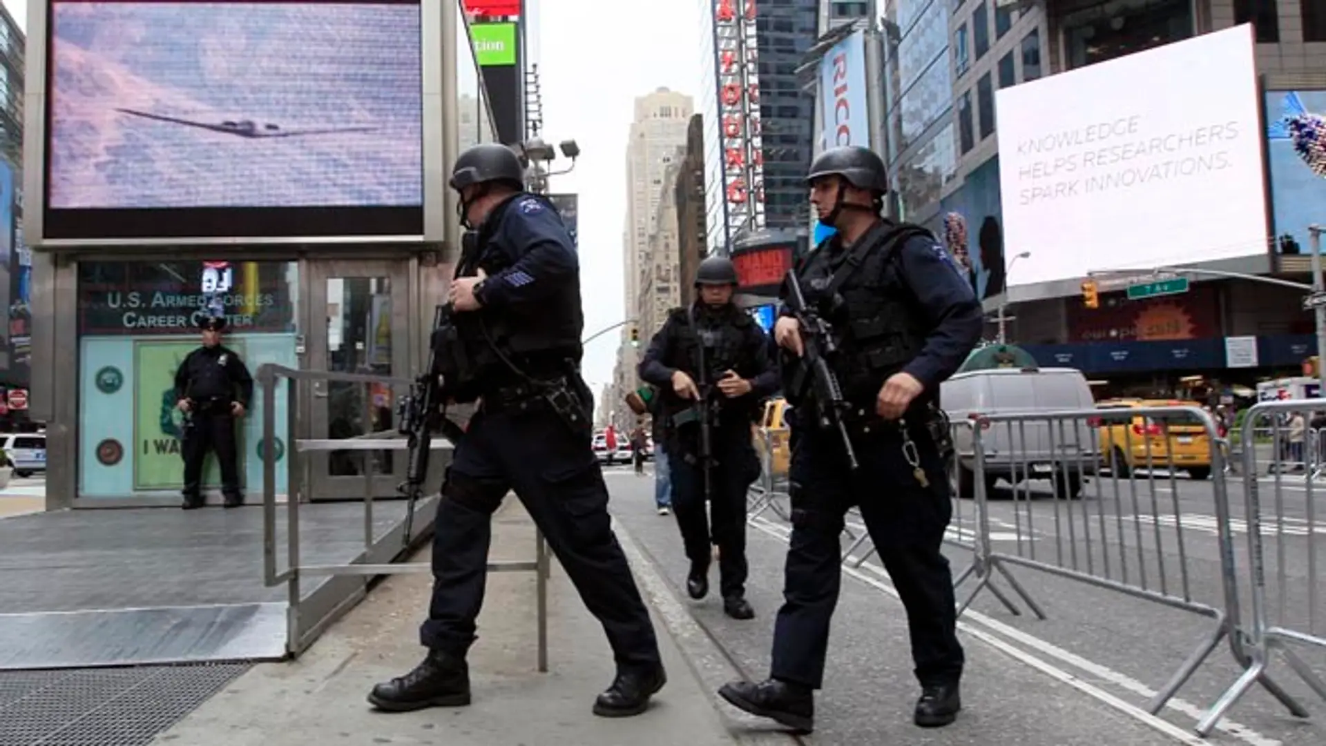 Polícia v New Yorku posilnila svoju prítomnosť v metrách a uliciach 