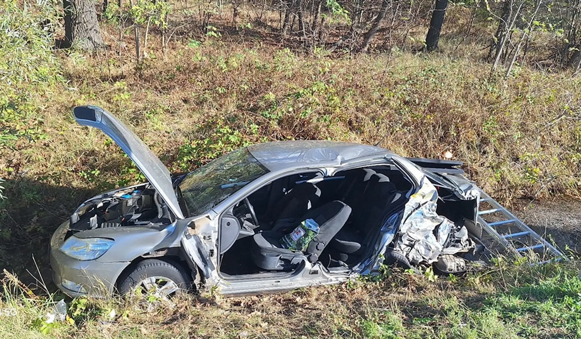 Zrážka autobusu a osobného auta