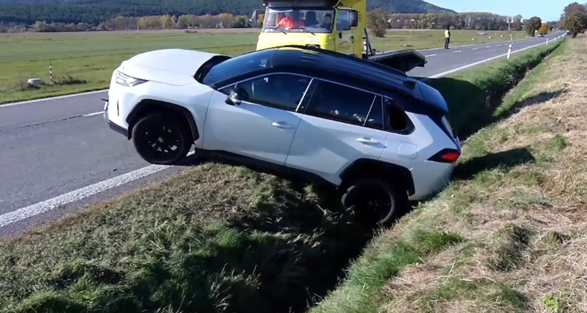 Na sníme vozidlo, na ktoré strieľali policajti pod Tatrami.