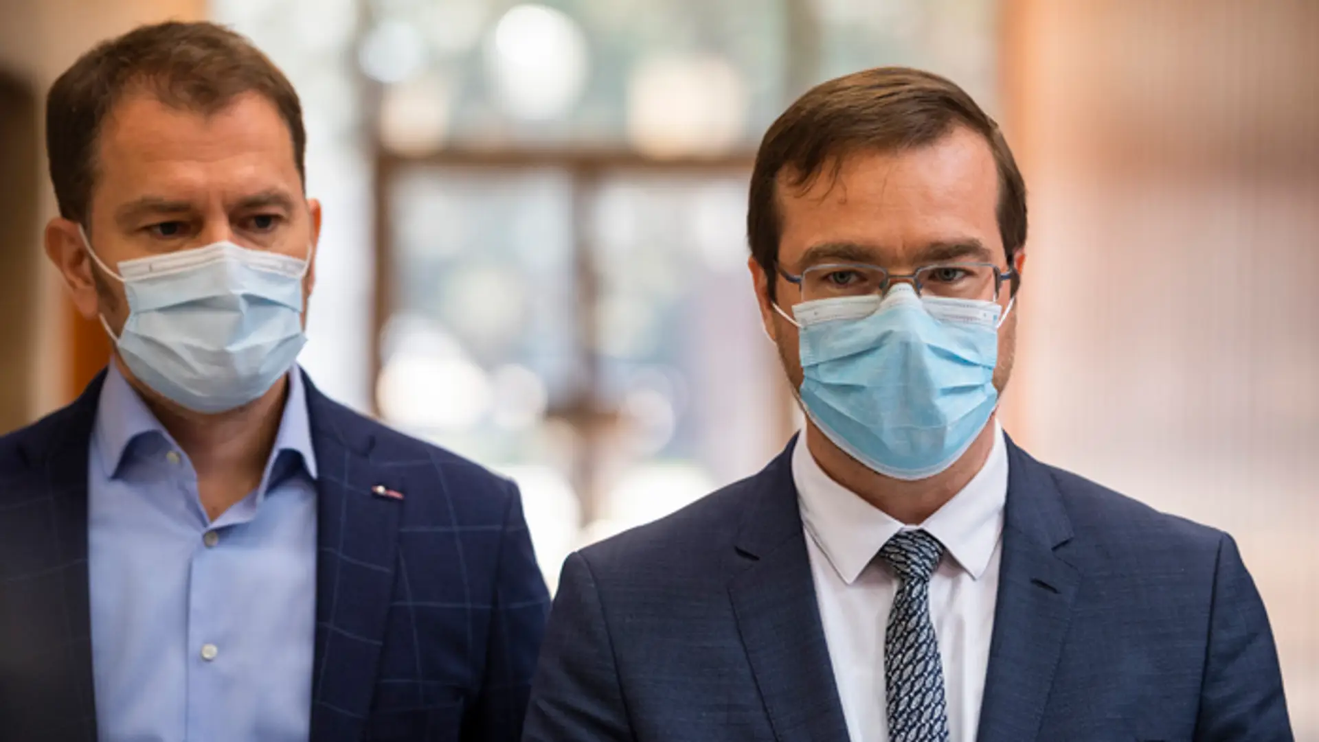 Minister vnútra Roman Mikulec a štátny tajomník rezortu Lukáš Kyselica.